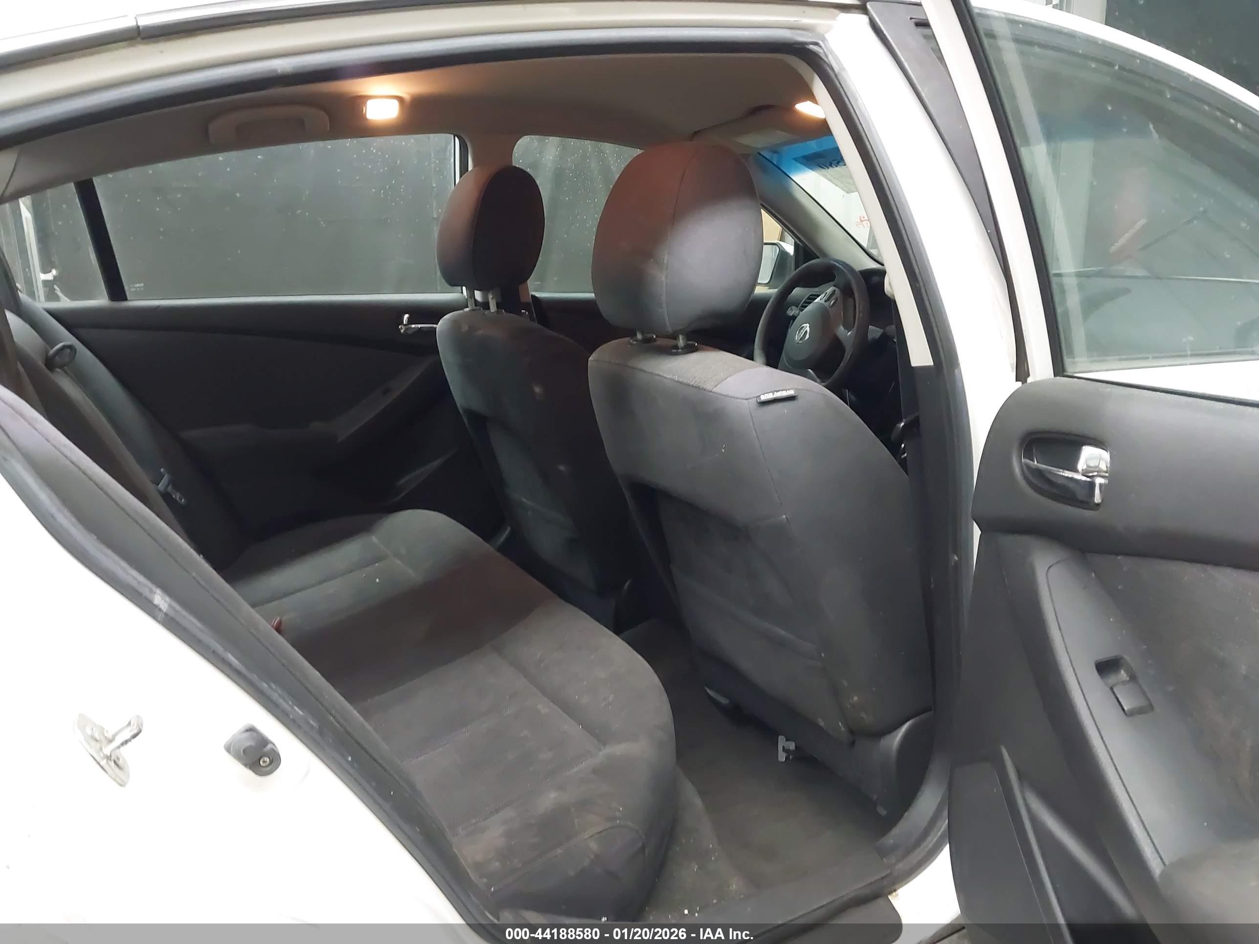 NISSAN ALTIMA image 8