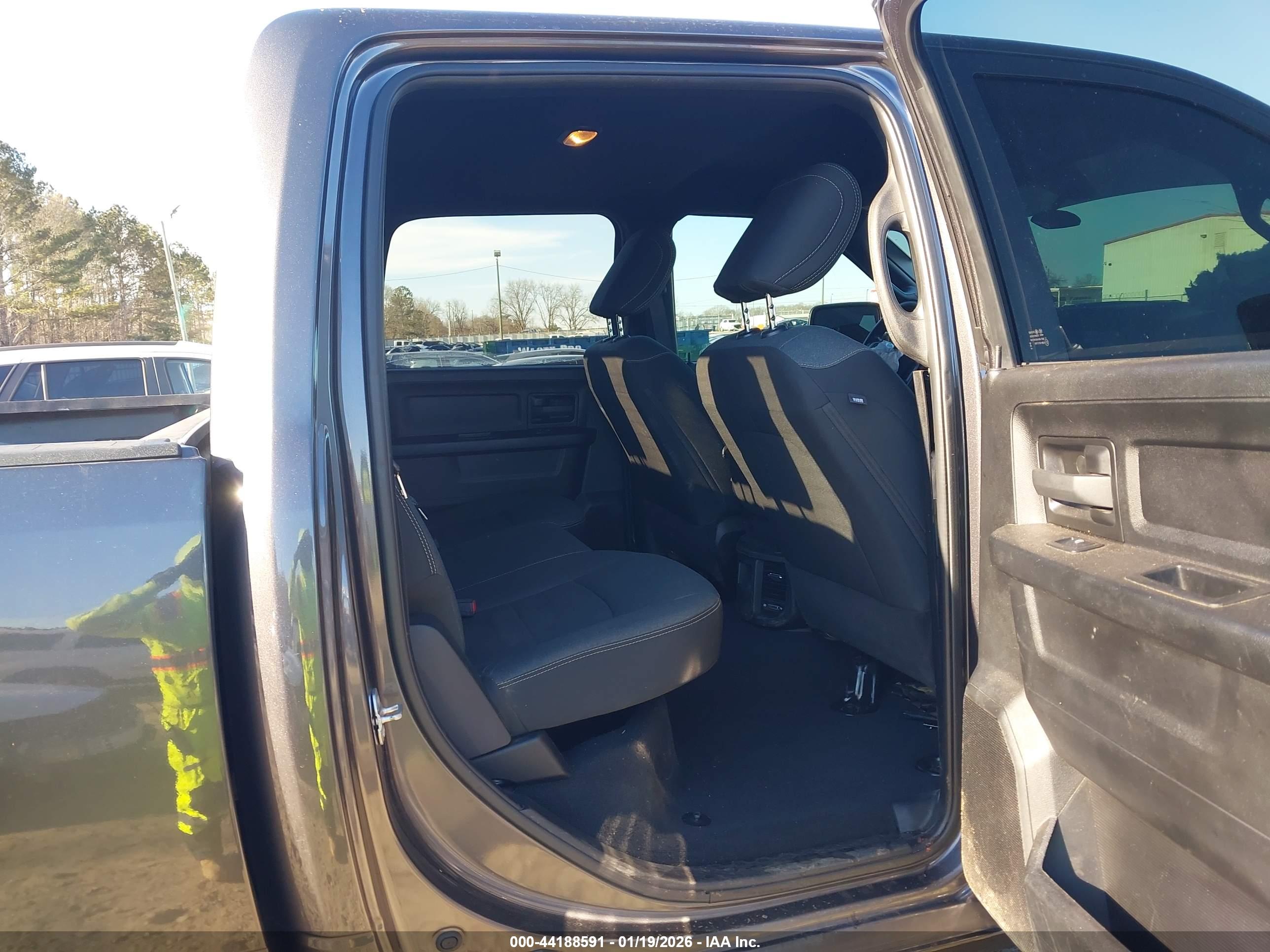 RAM 2500 image 8