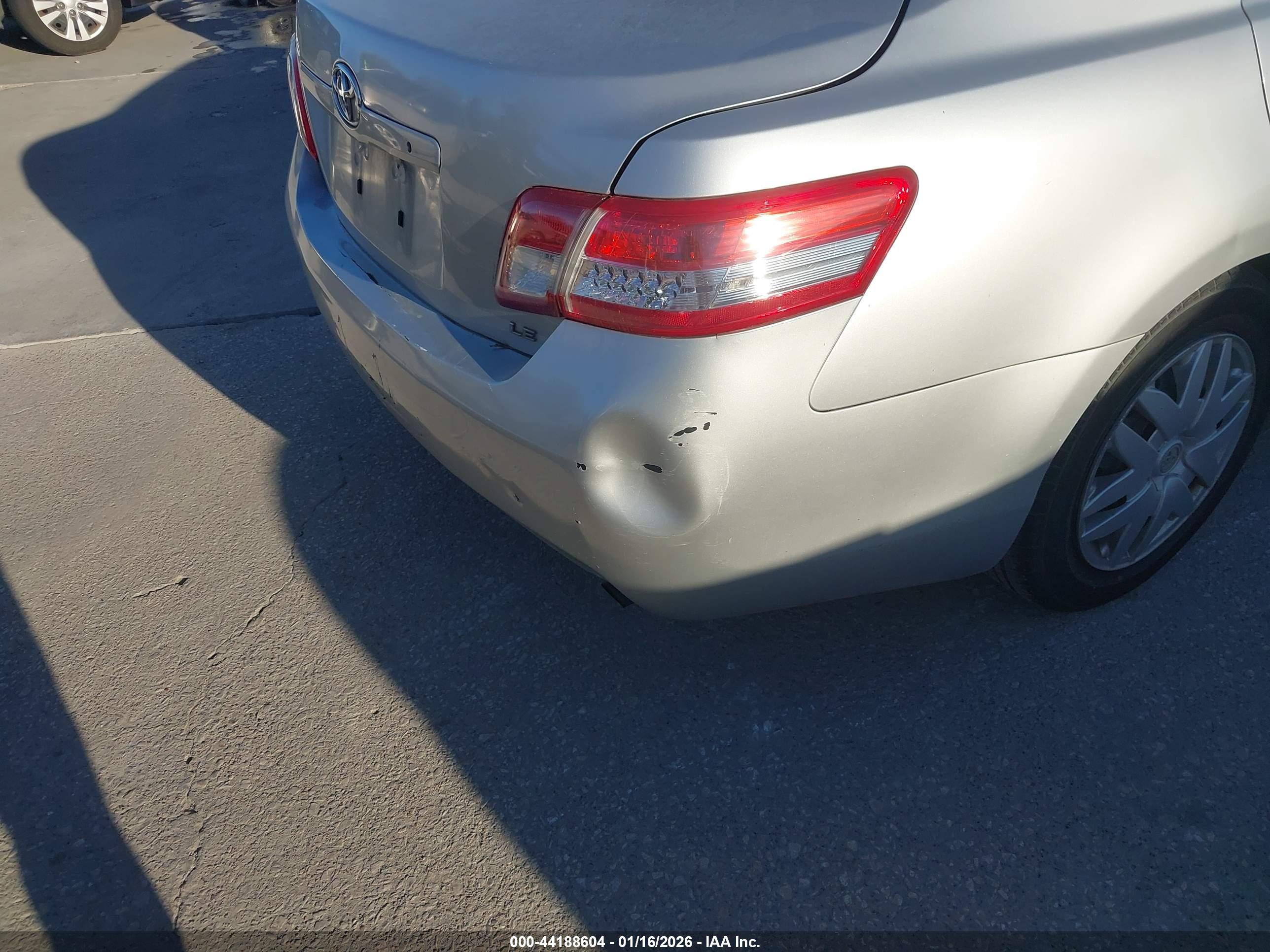TOYOTA CAMRY image 6
