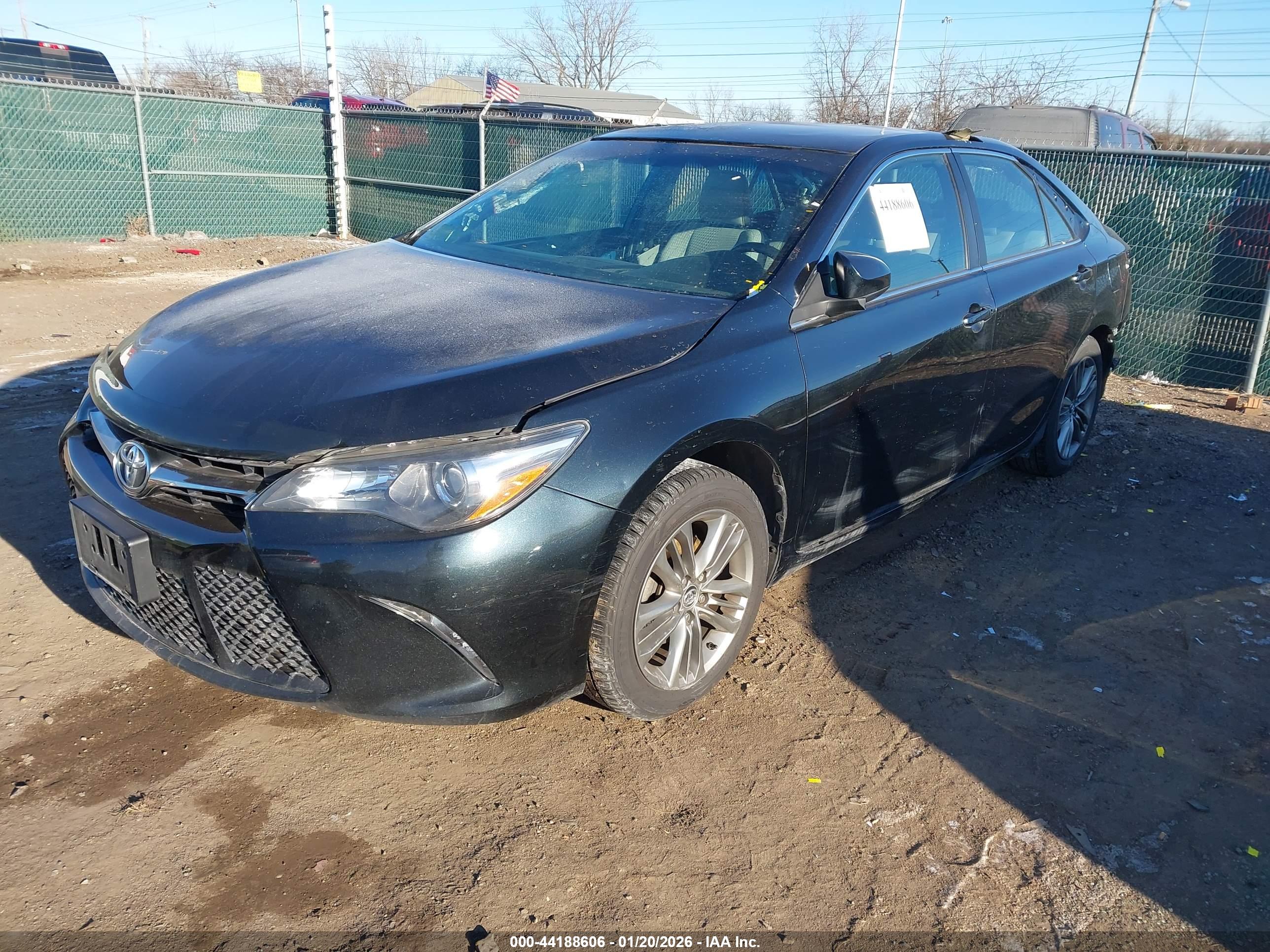 TOYOTA CAMRY image 2