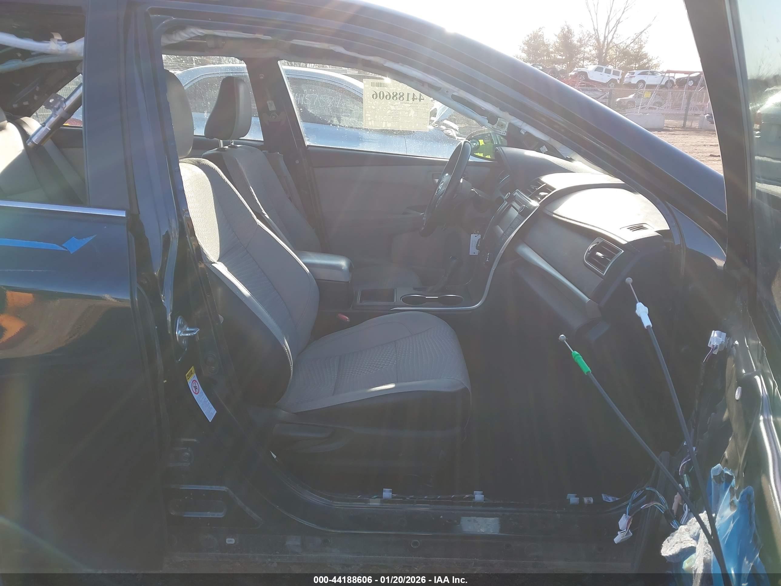 TOYOTA CAMRY image 5