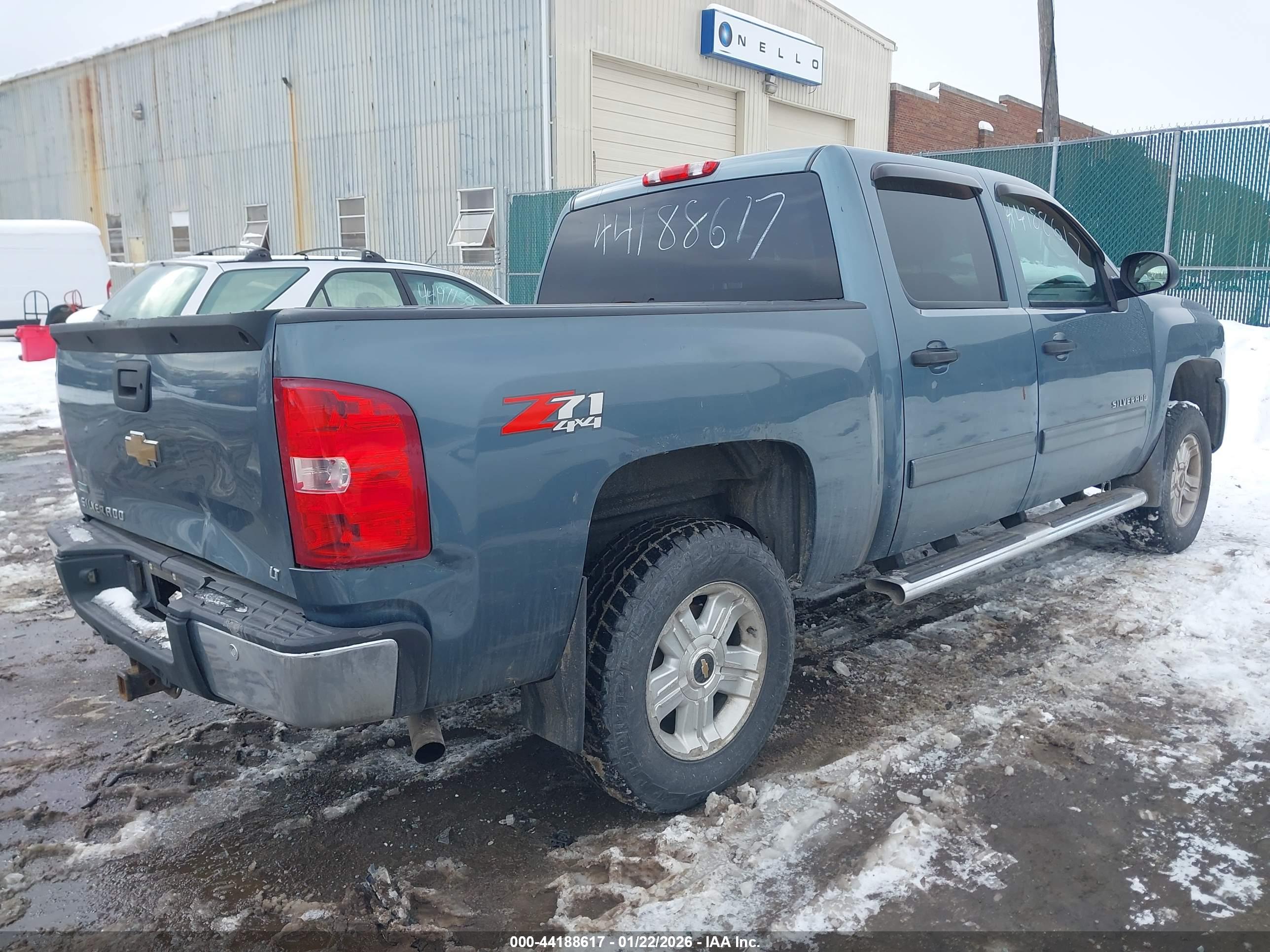 CHEVROLET SILVERADO image 4