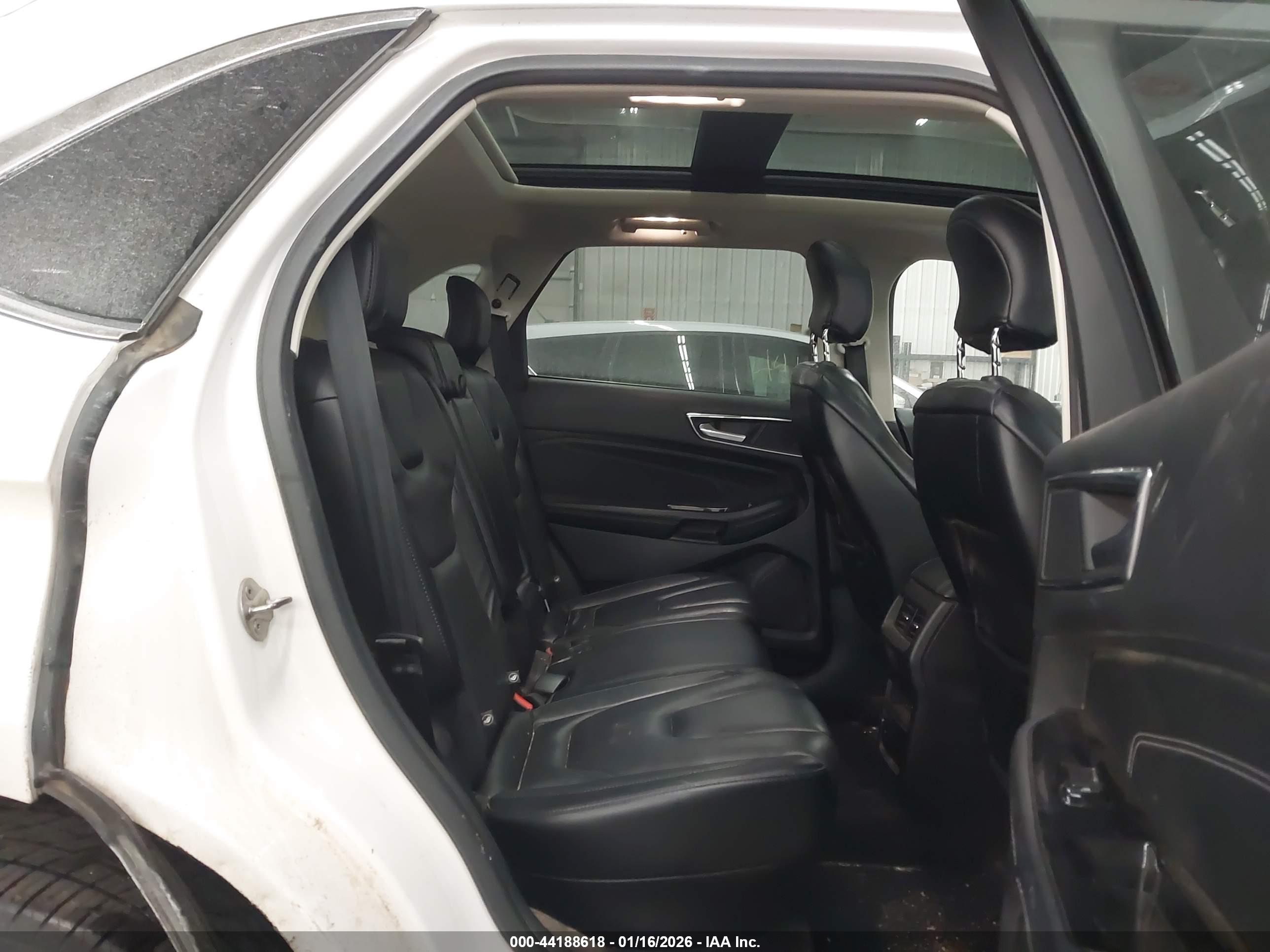 FORD EDGE image 8