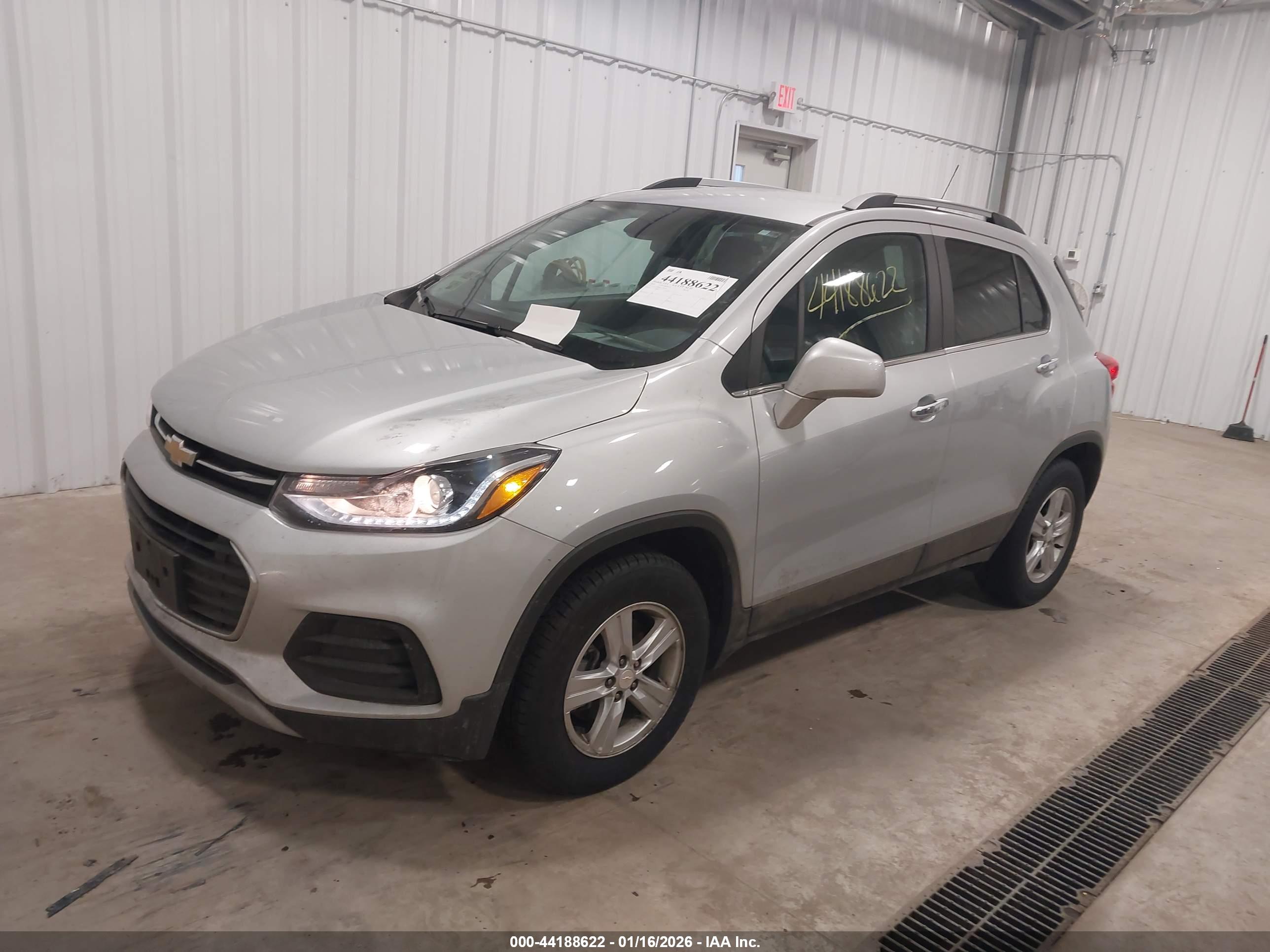 CHEVROLET TRAX image 2