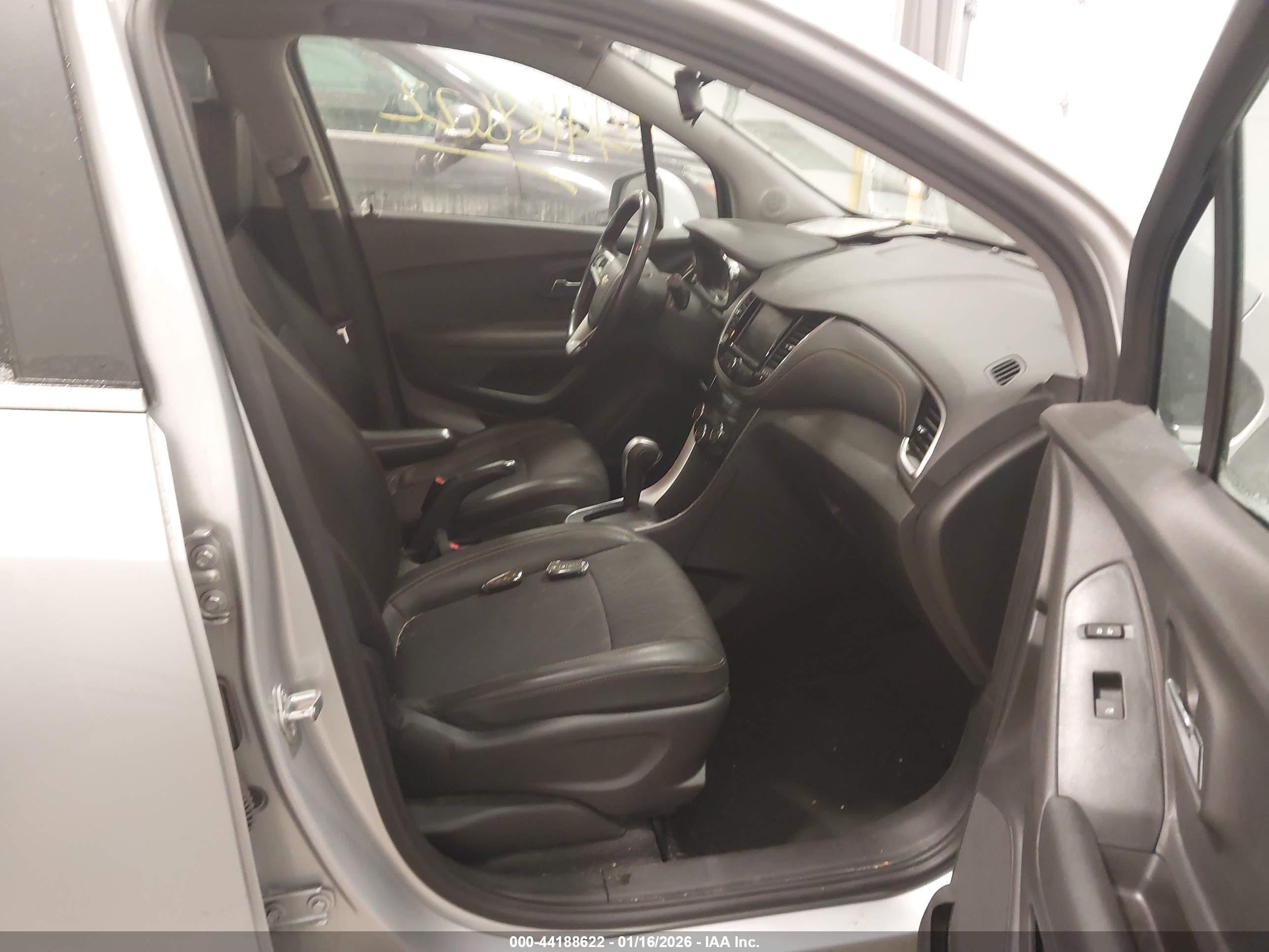 CHEVROLET TRAX image 5