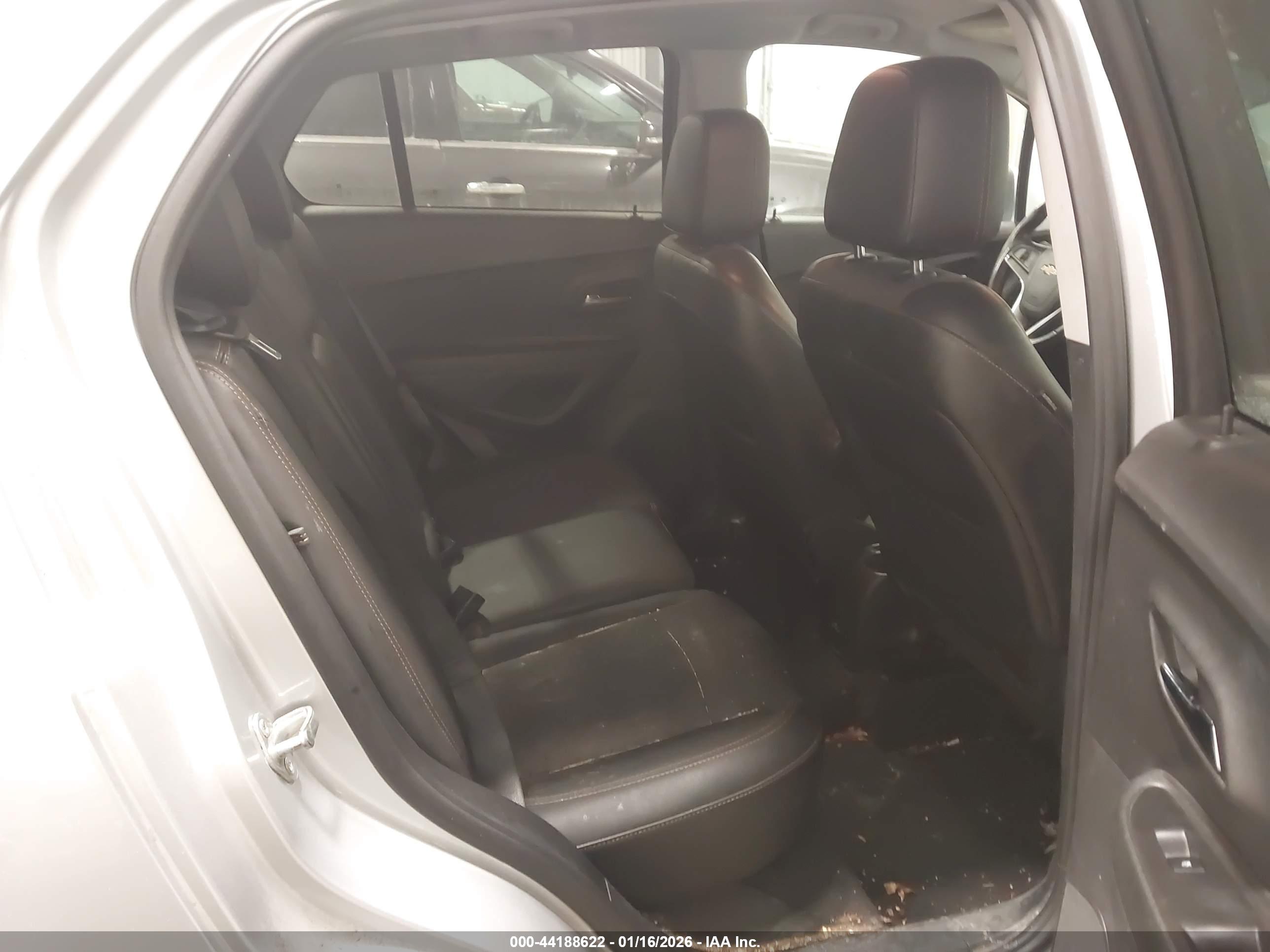 CHEVROLET TRAX image 8