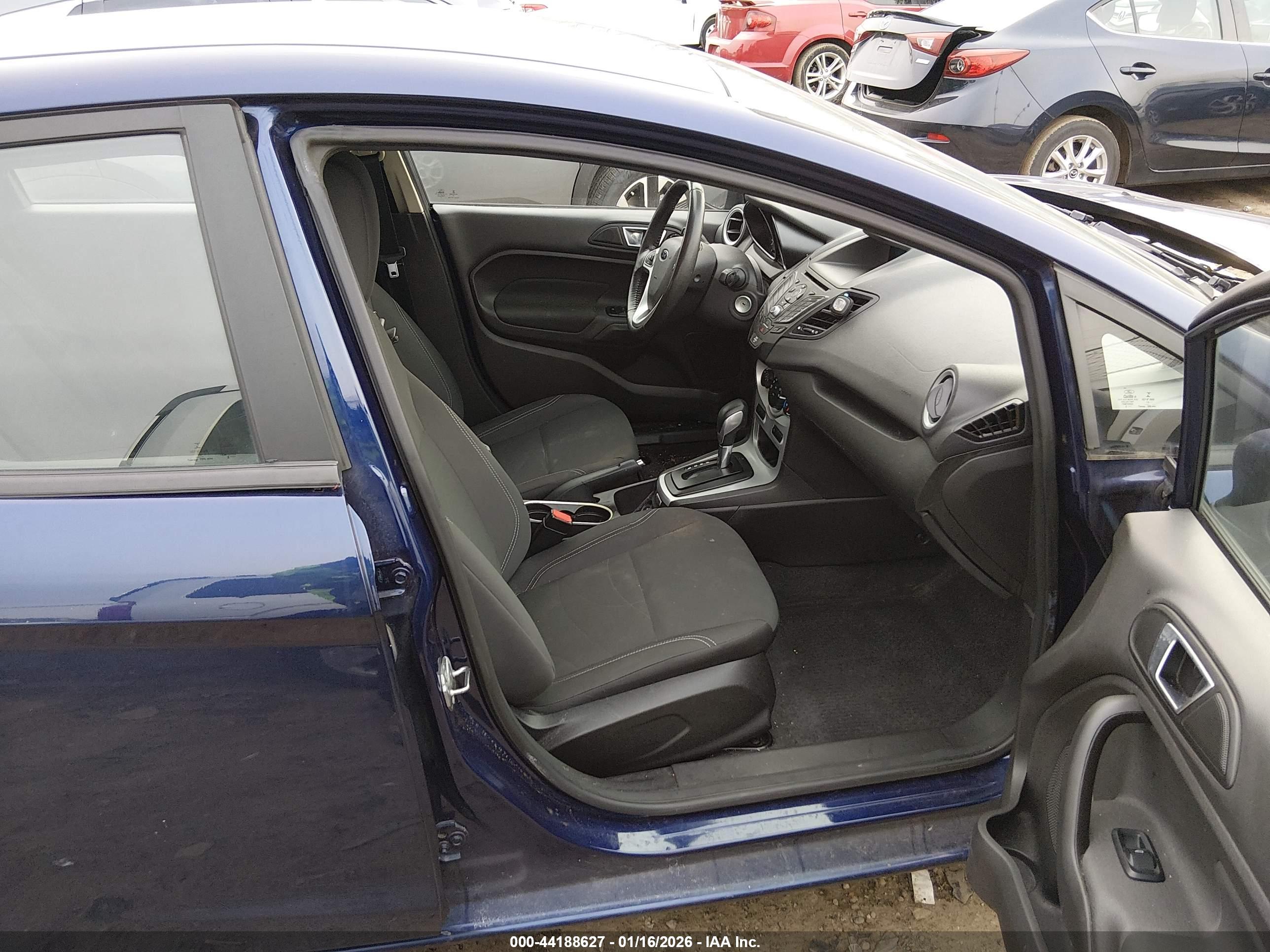 FORD FIESTA image 5