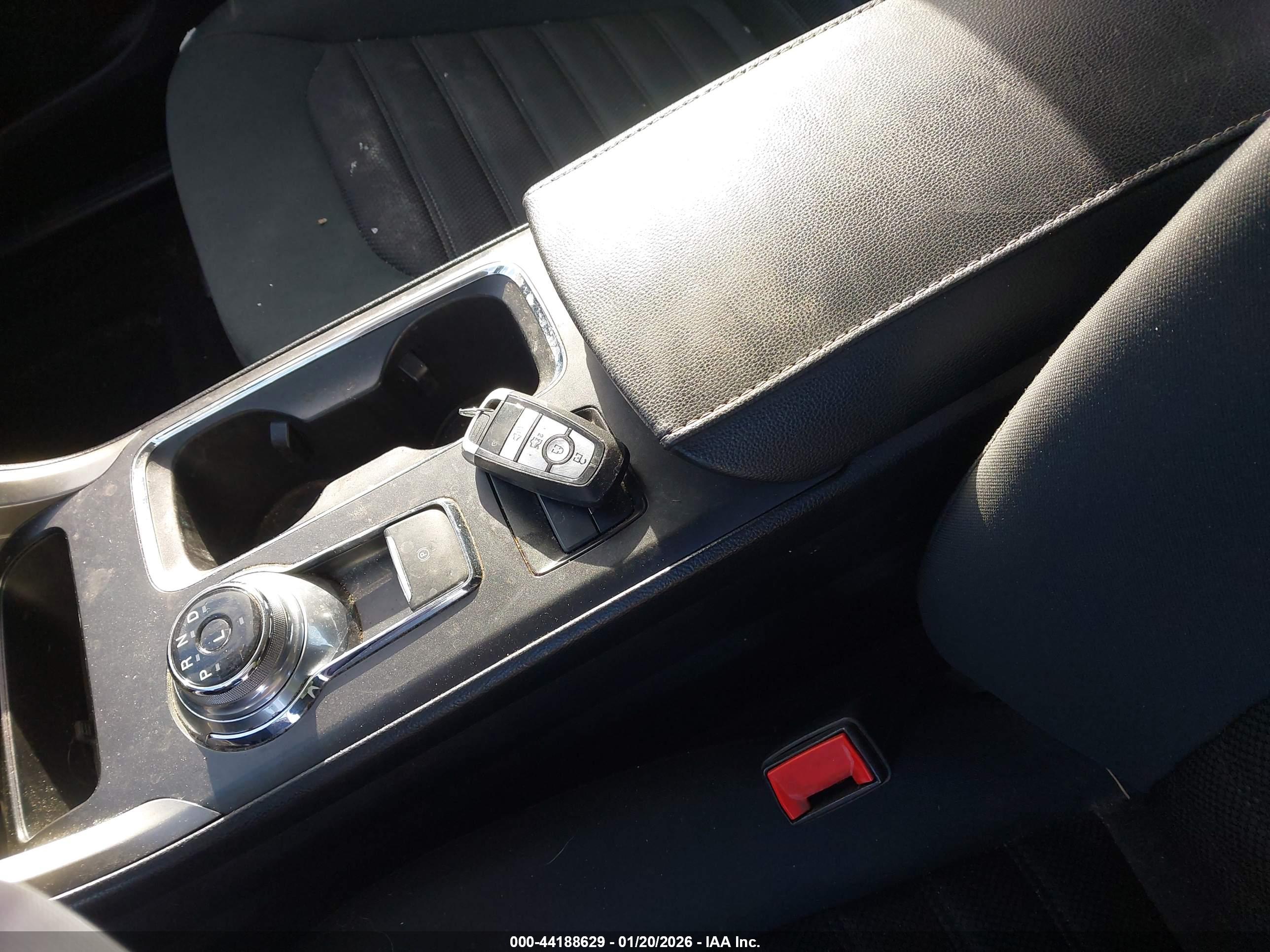 FORD FUSION image 11