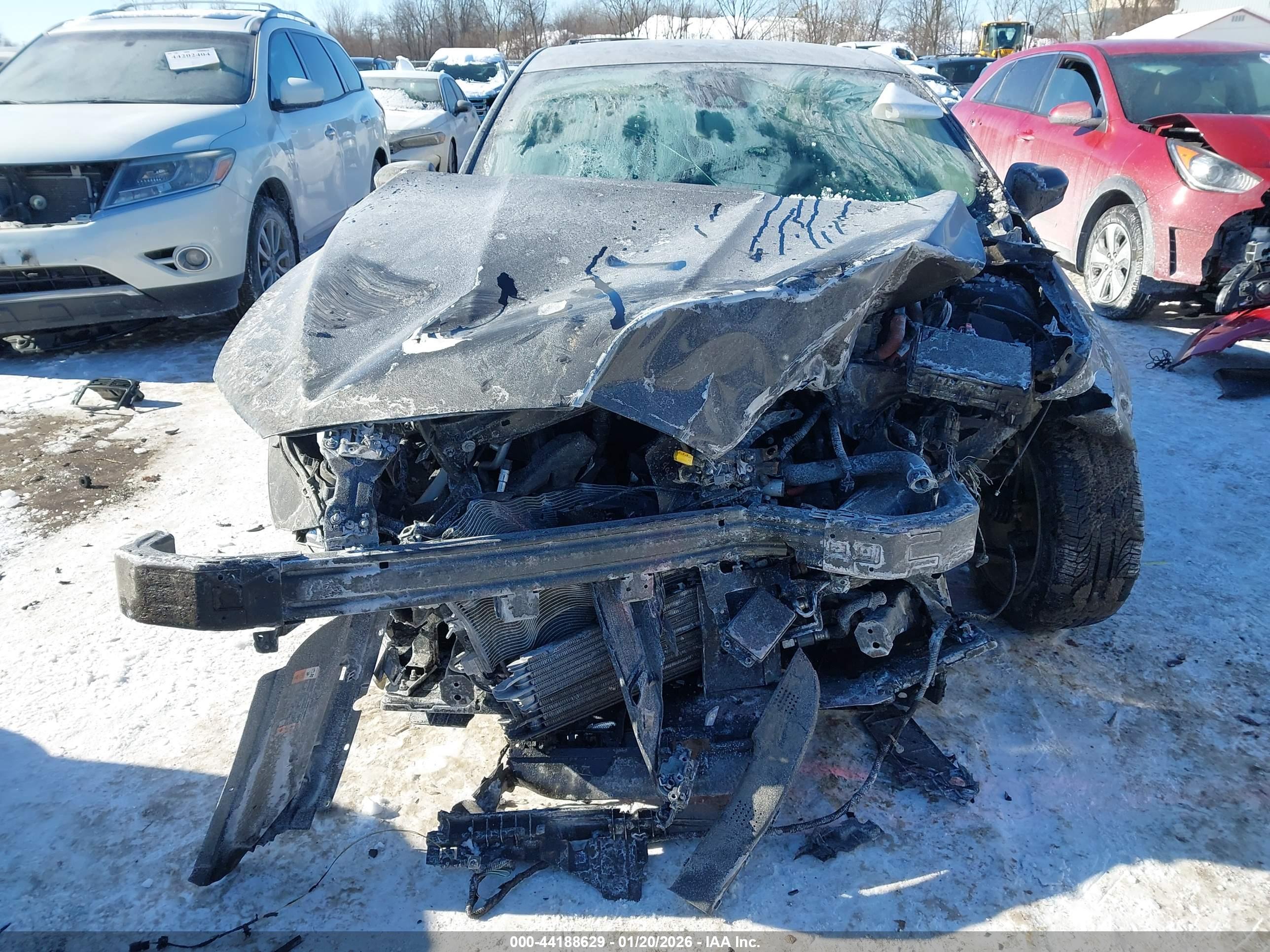 FORD FUSION image 6