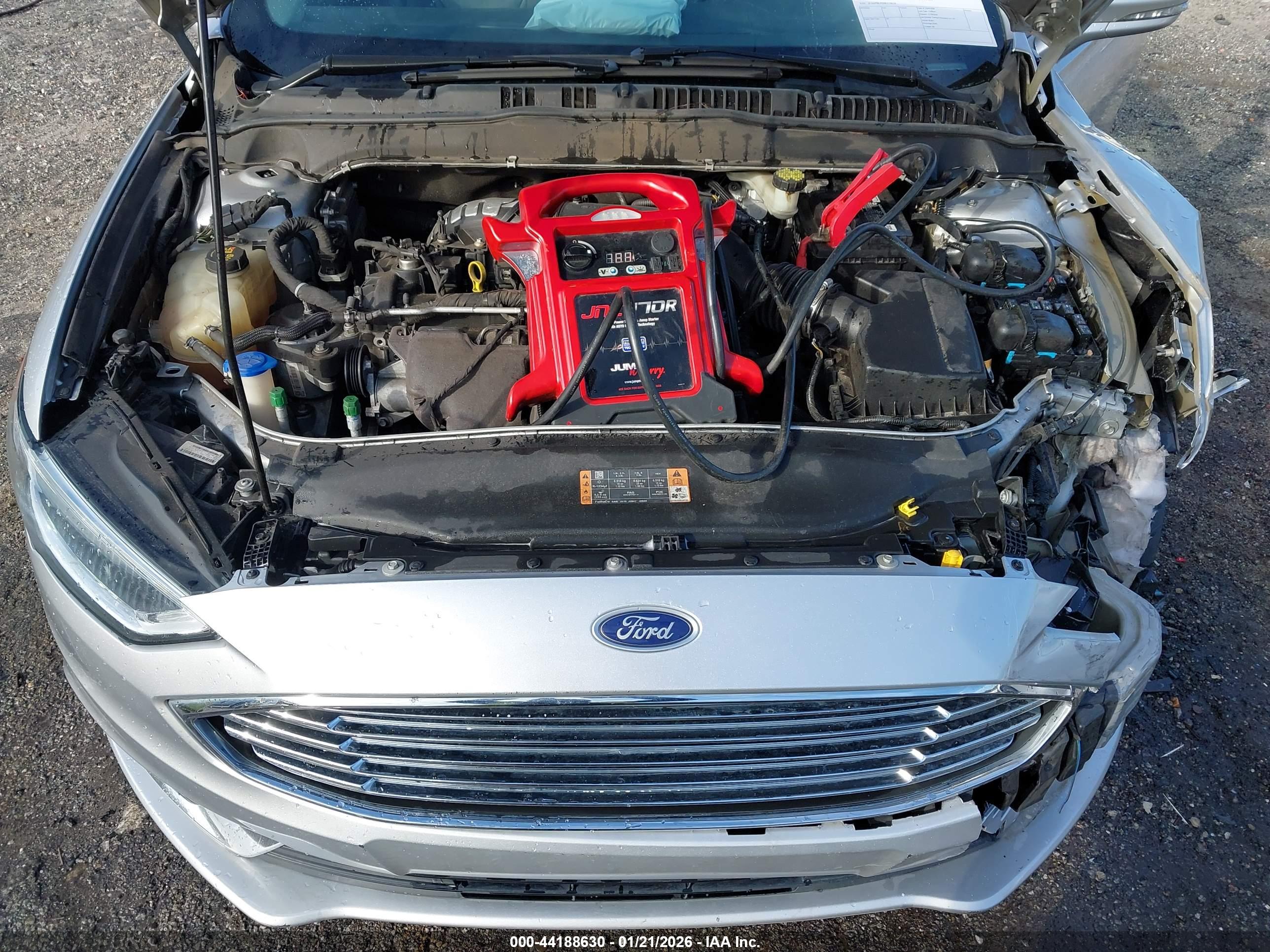 FORD FUSION image 10