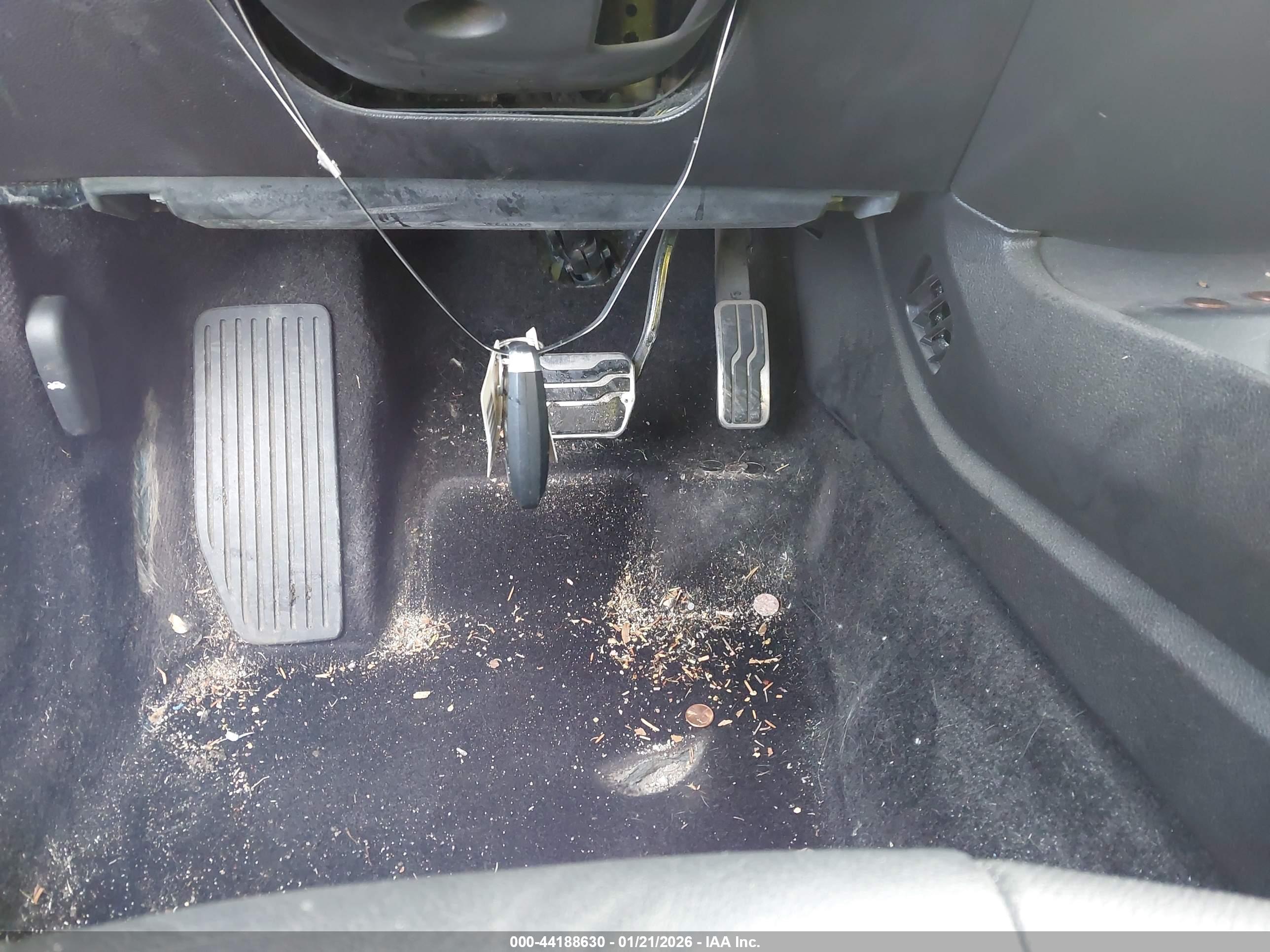 FORD FUSION image 11