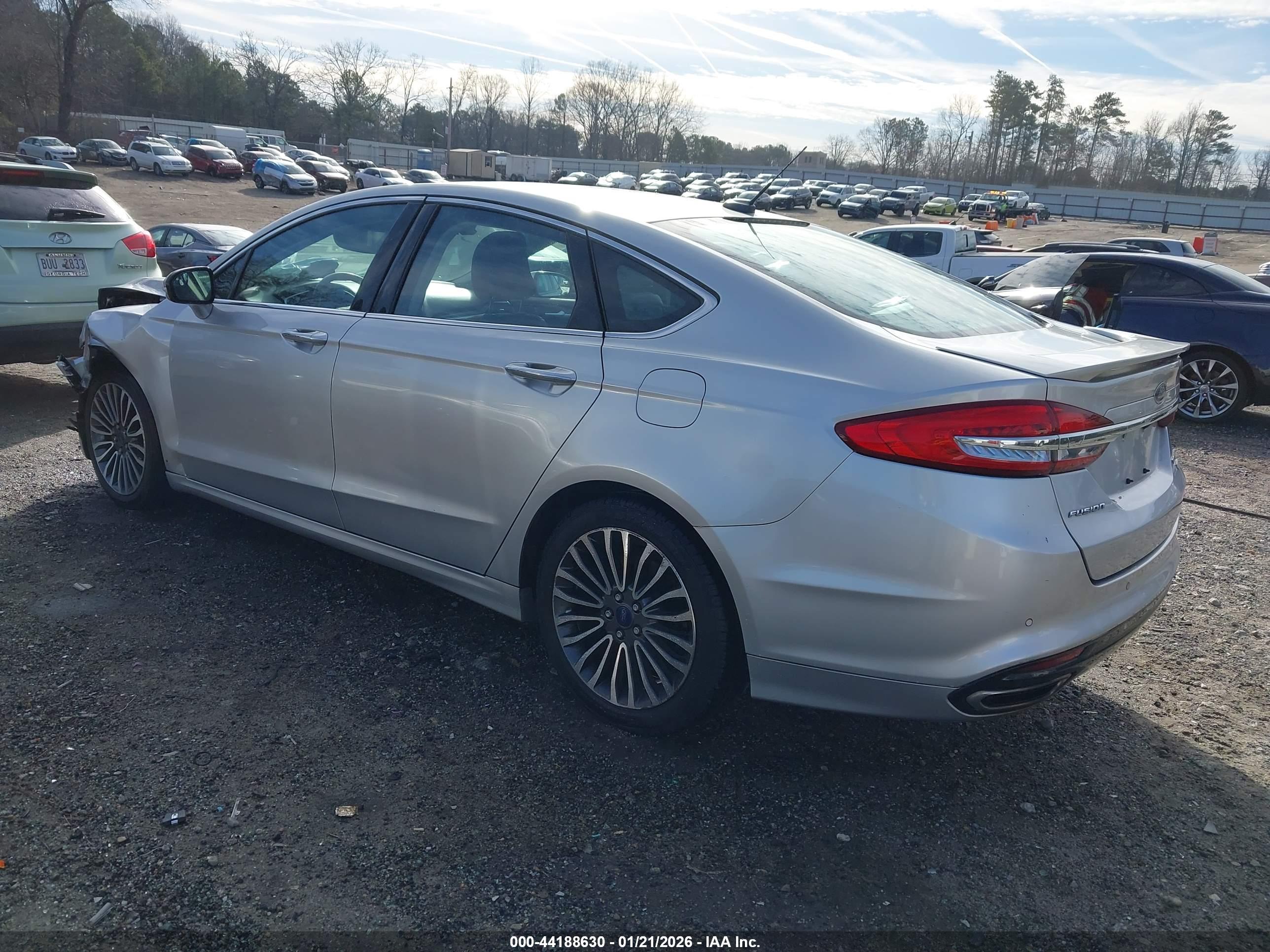 FORD FUSION image 3