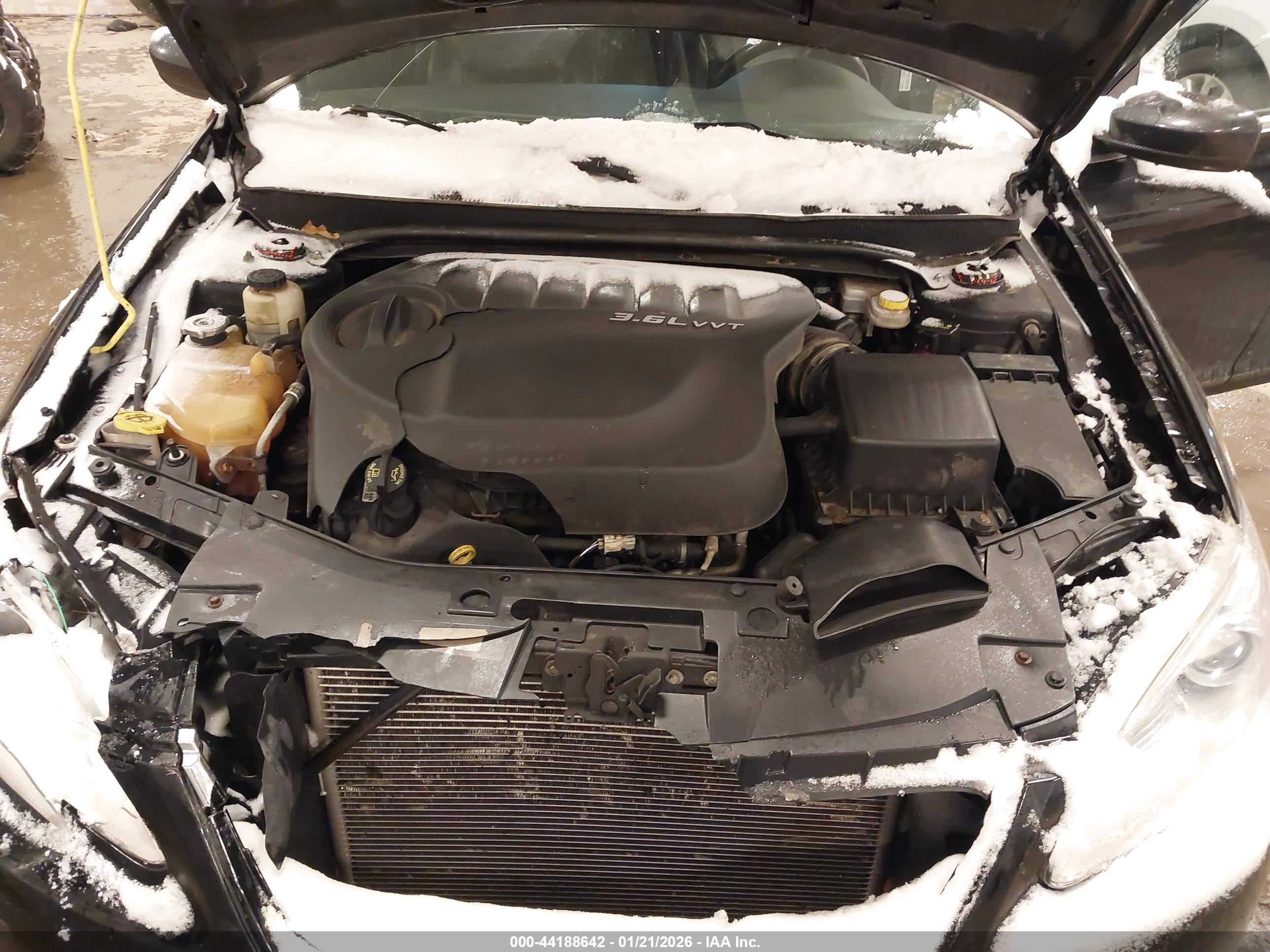 CHRYSLER 200 image 10