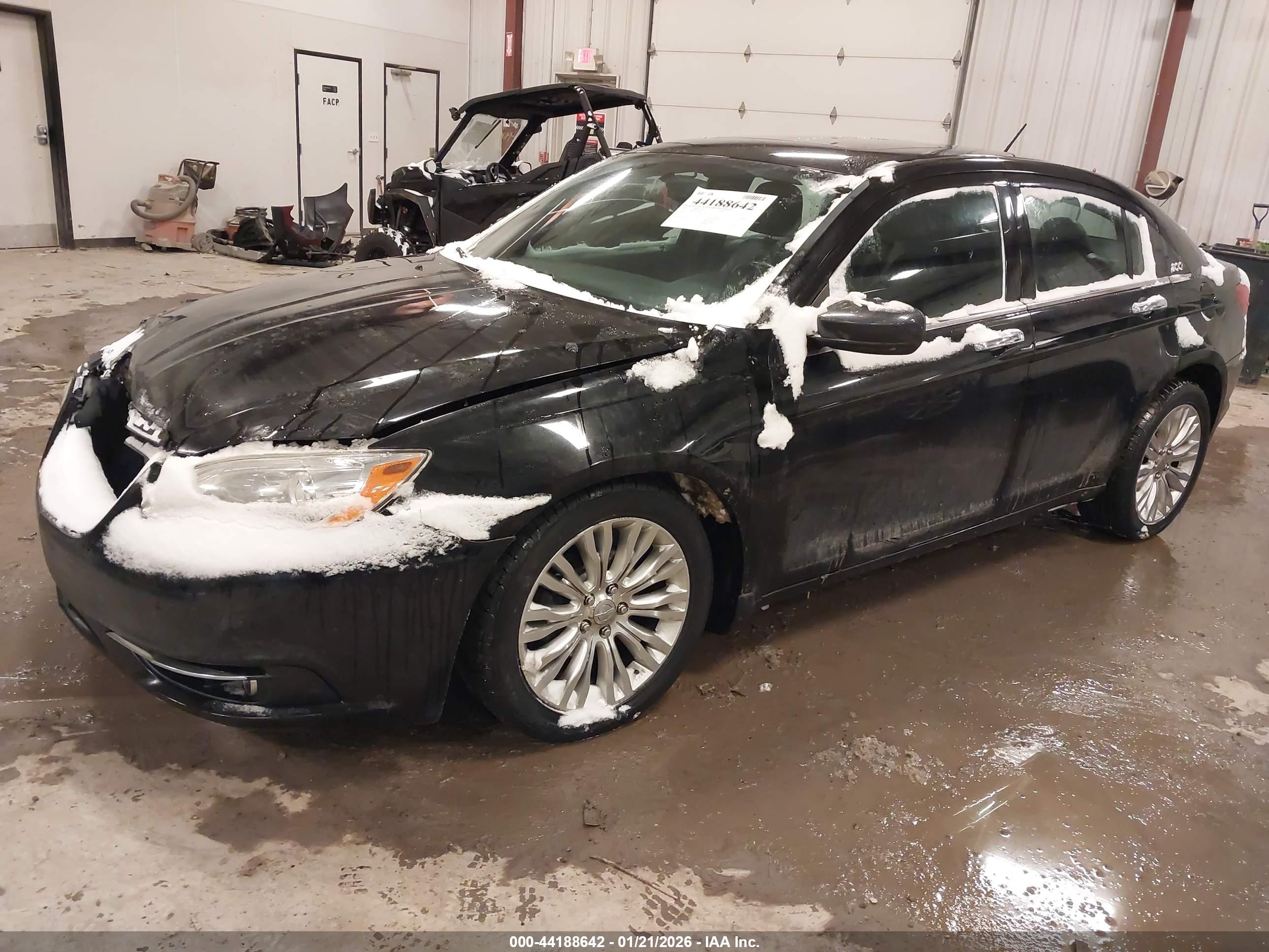 CHRYSLER 200 image 2
