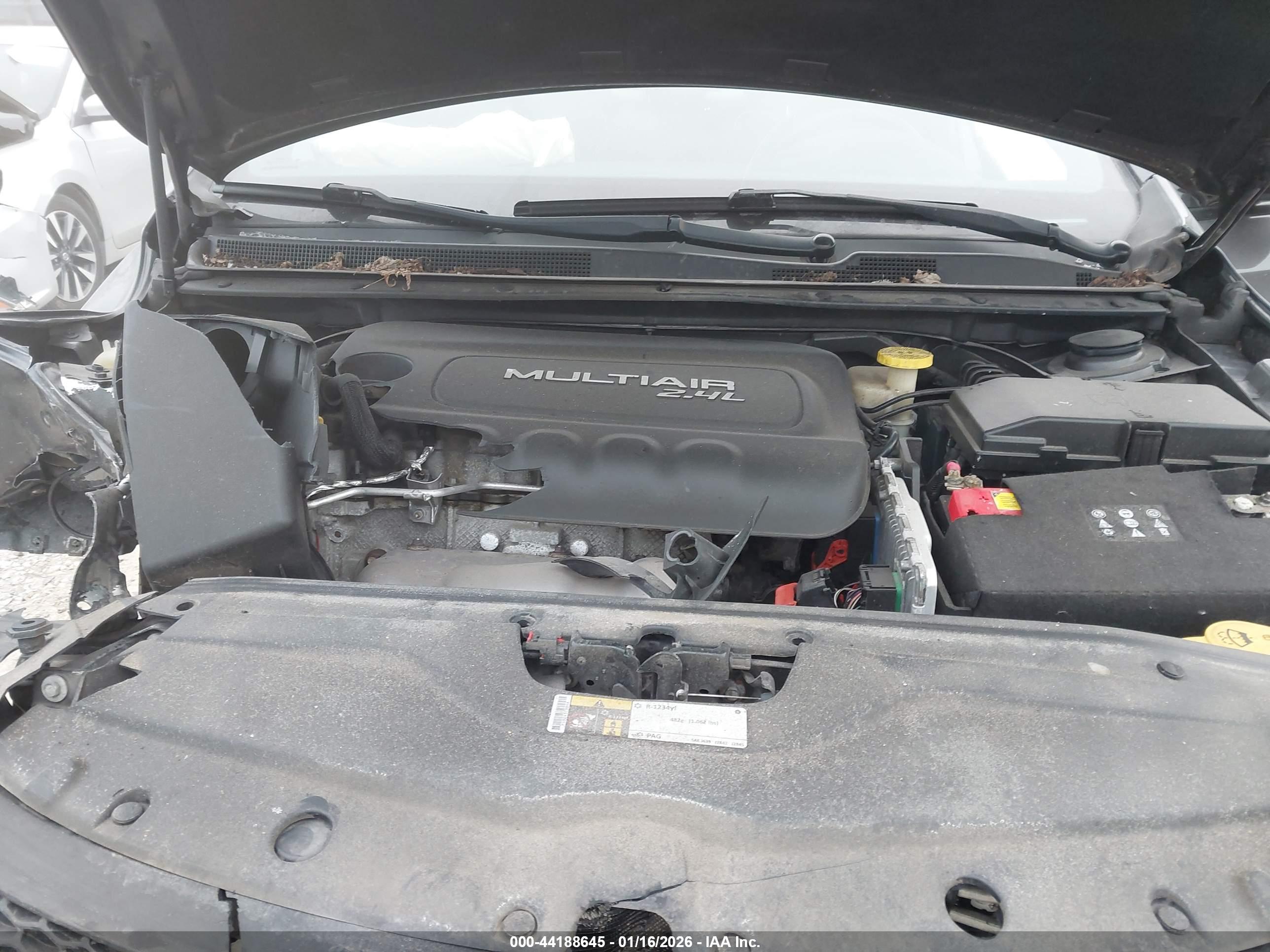 CHRYSLER 200 image 10