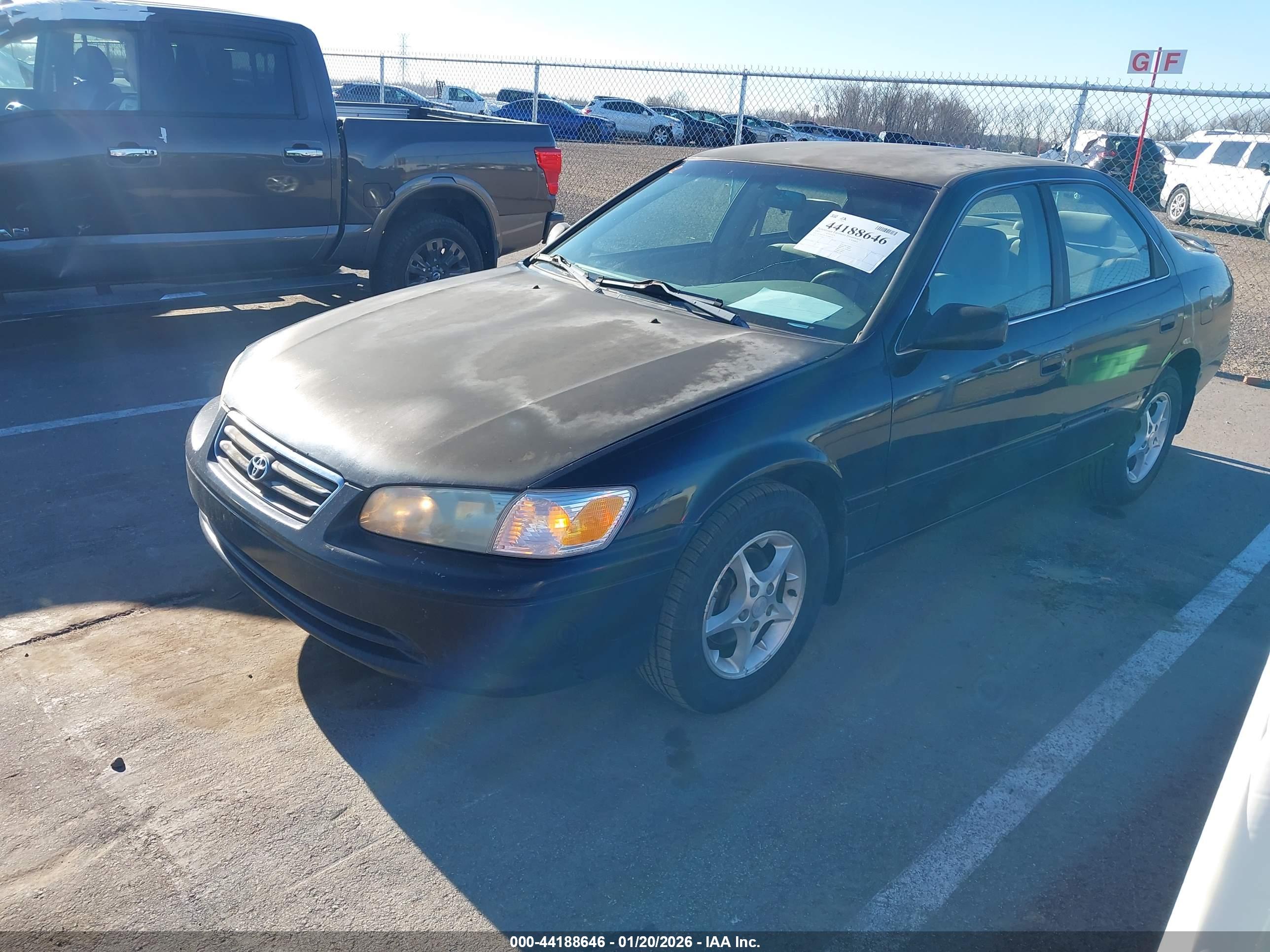 TOYOTA CAMRY image 2