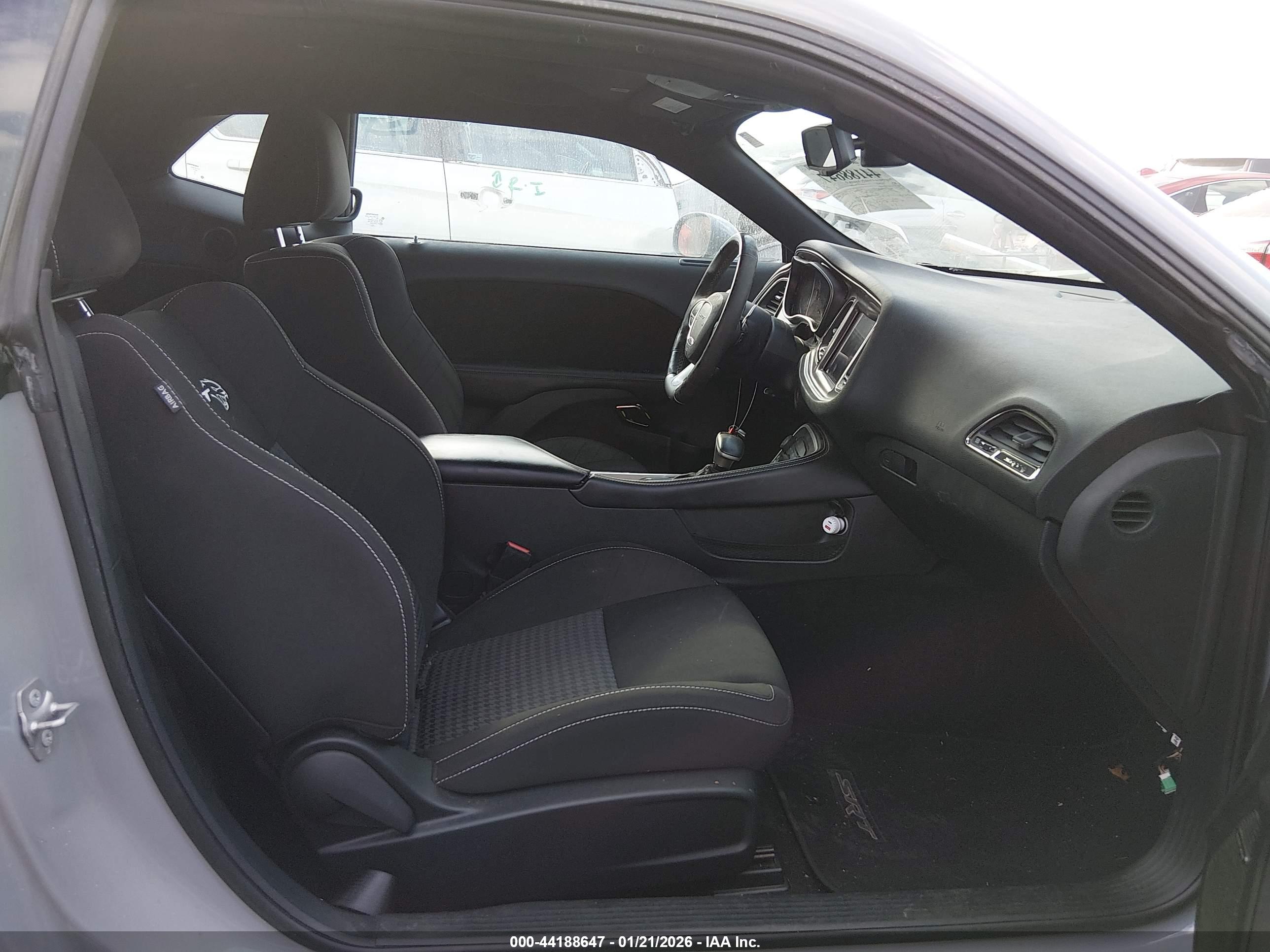 DODGE CHALLENGER image 5