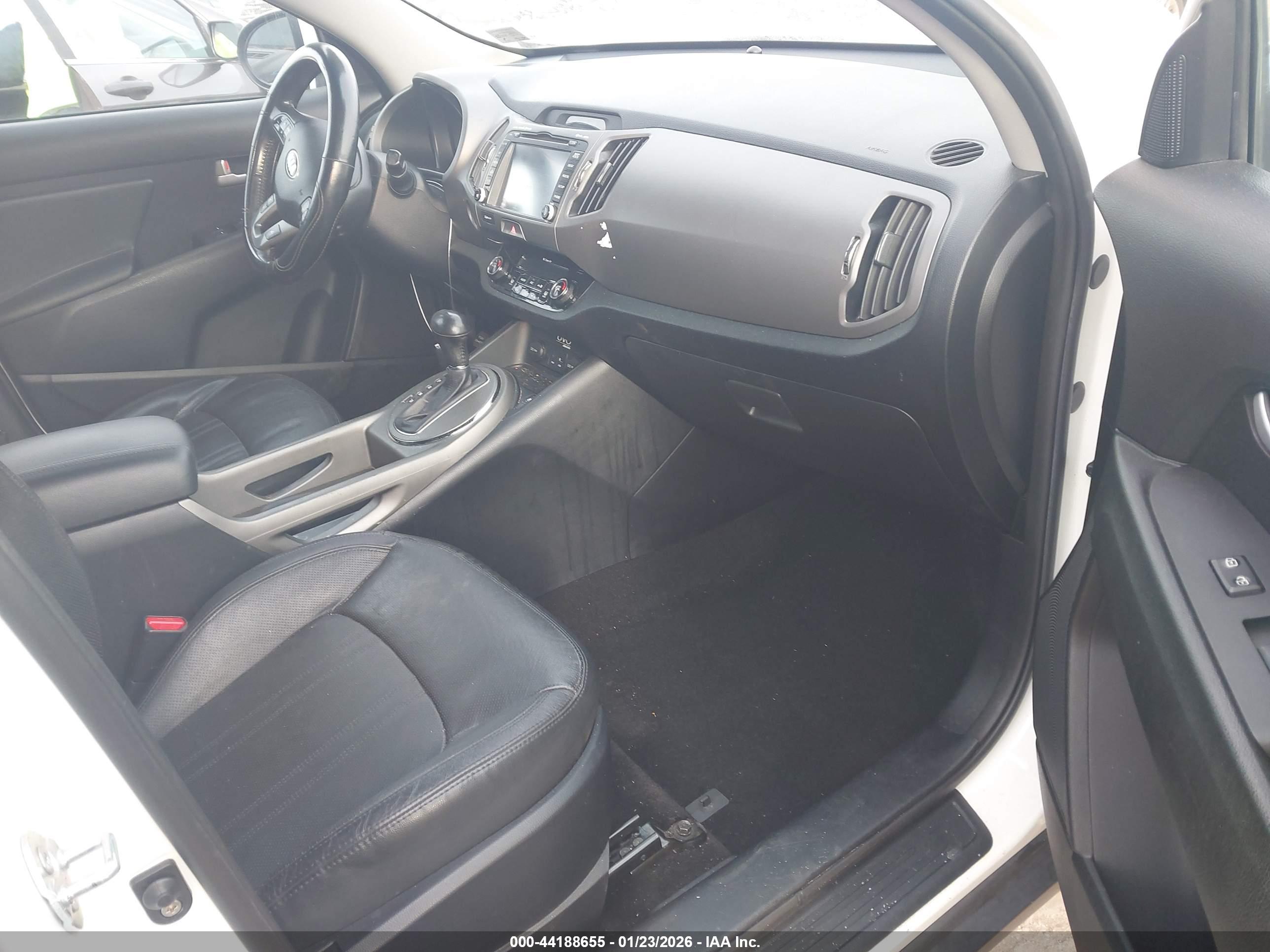 KIA SPORTAGE image 5