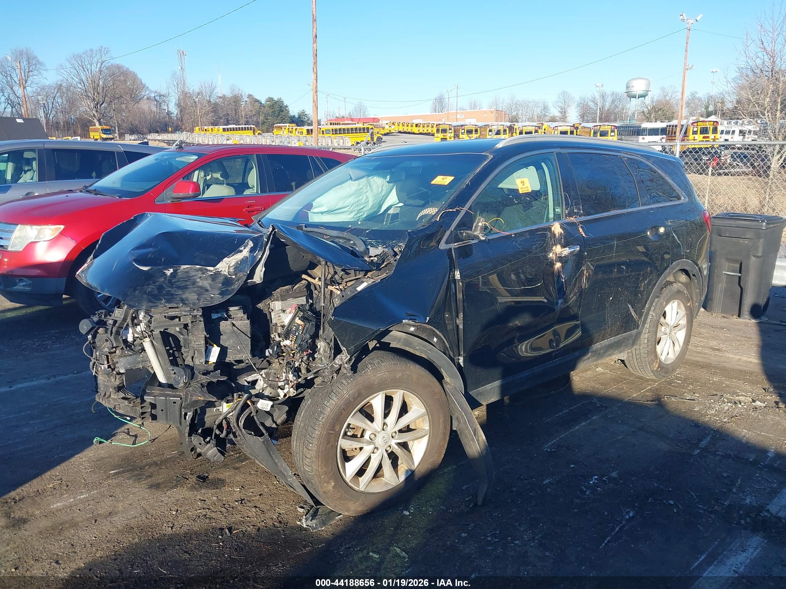 KIA SORENTO image 2