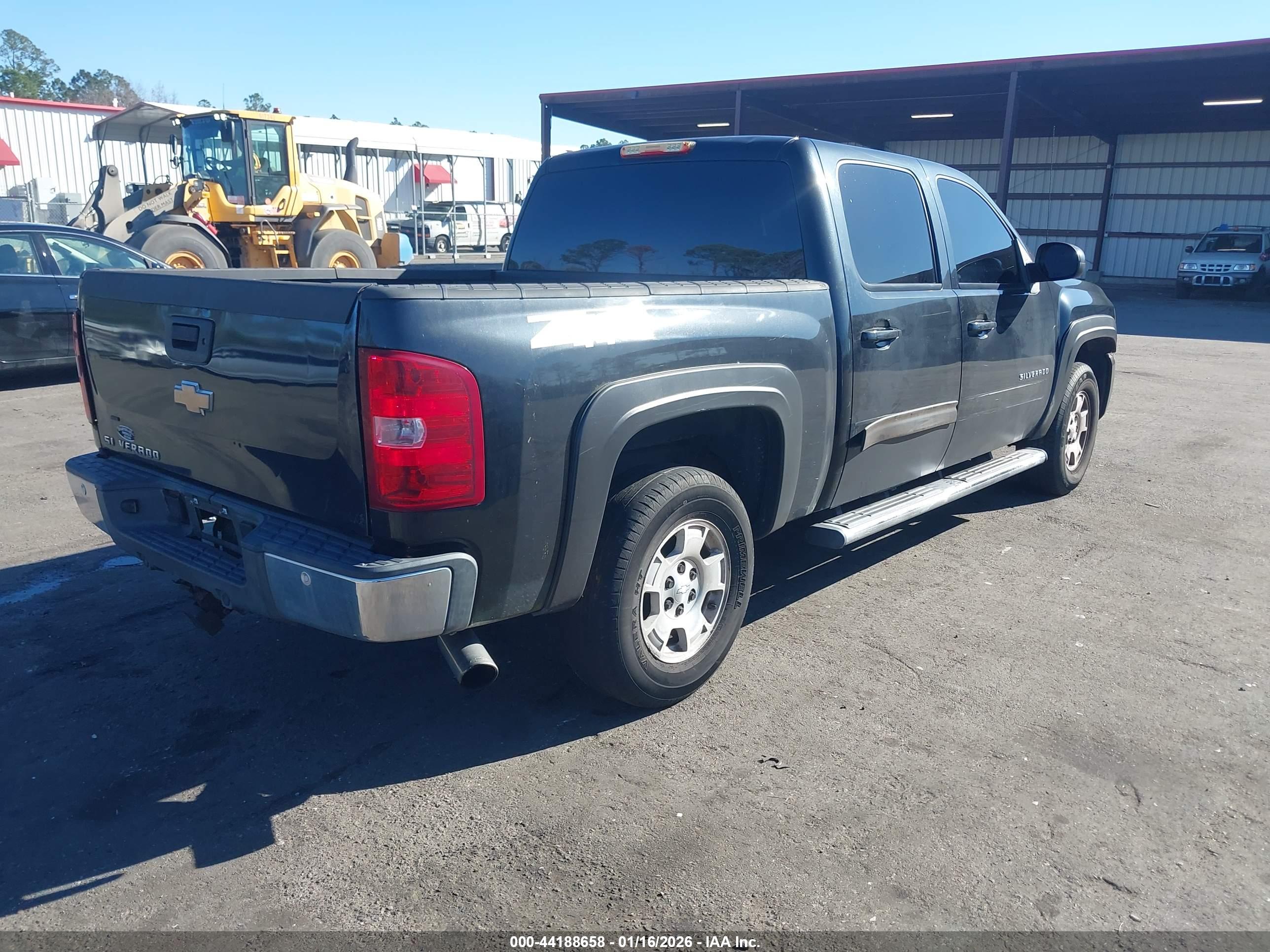 CHEVROLET SILVERADO image 4