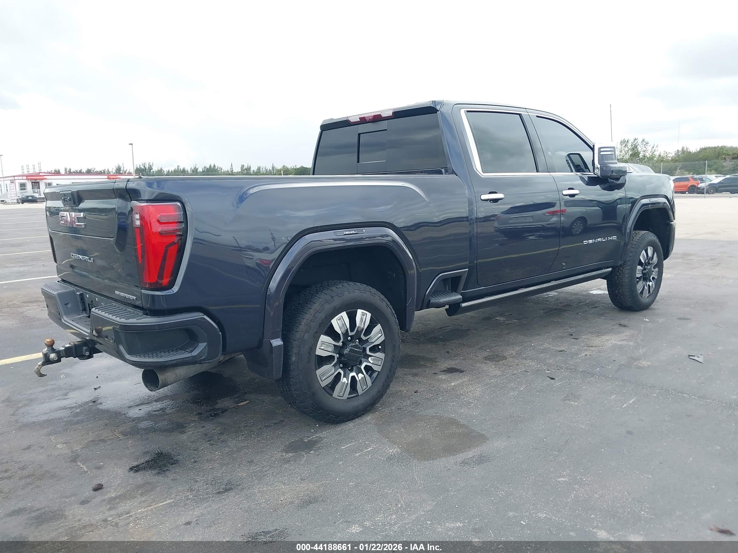 GMC SIERRA image 4