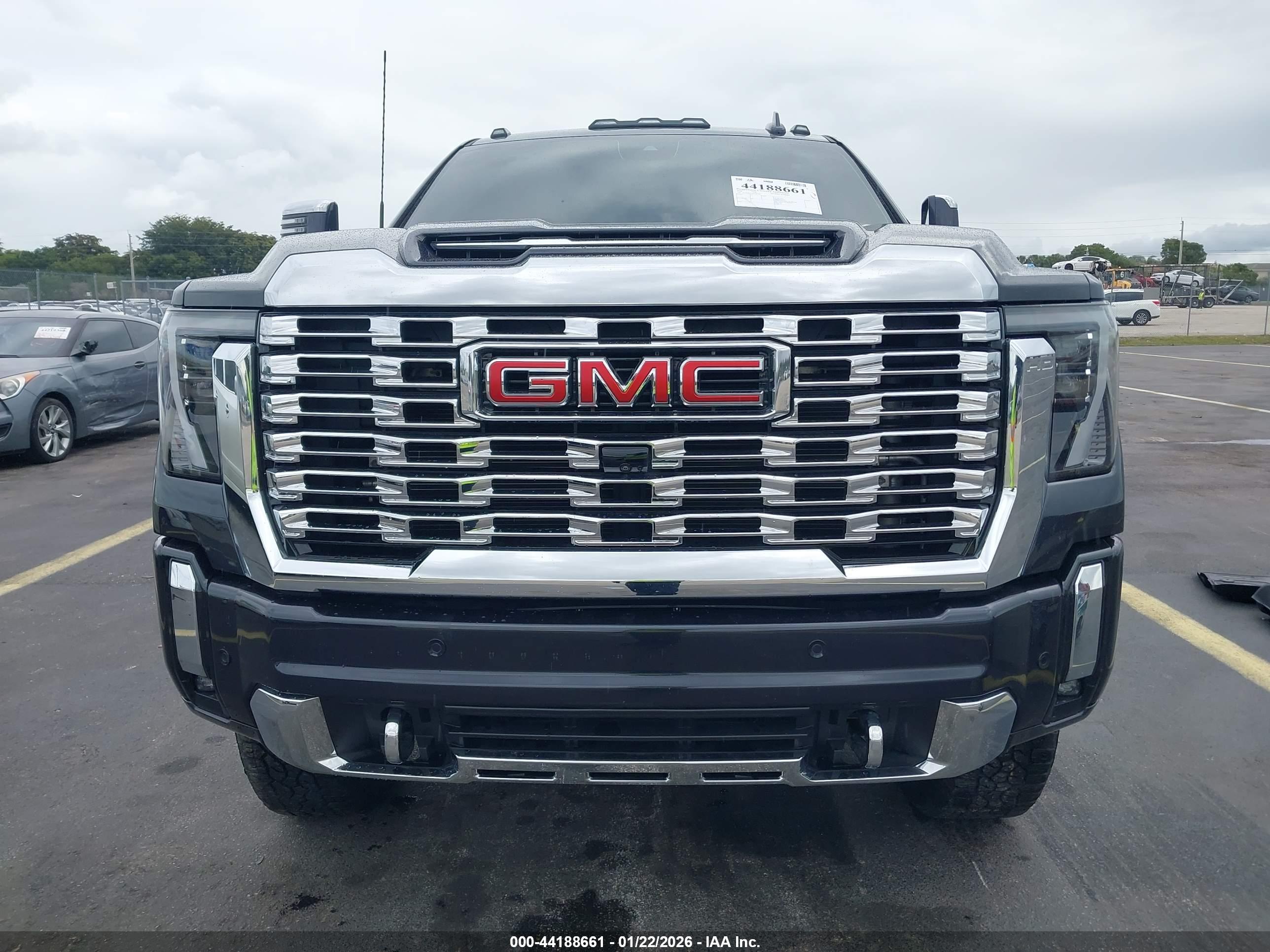GMC SIERRA image 6