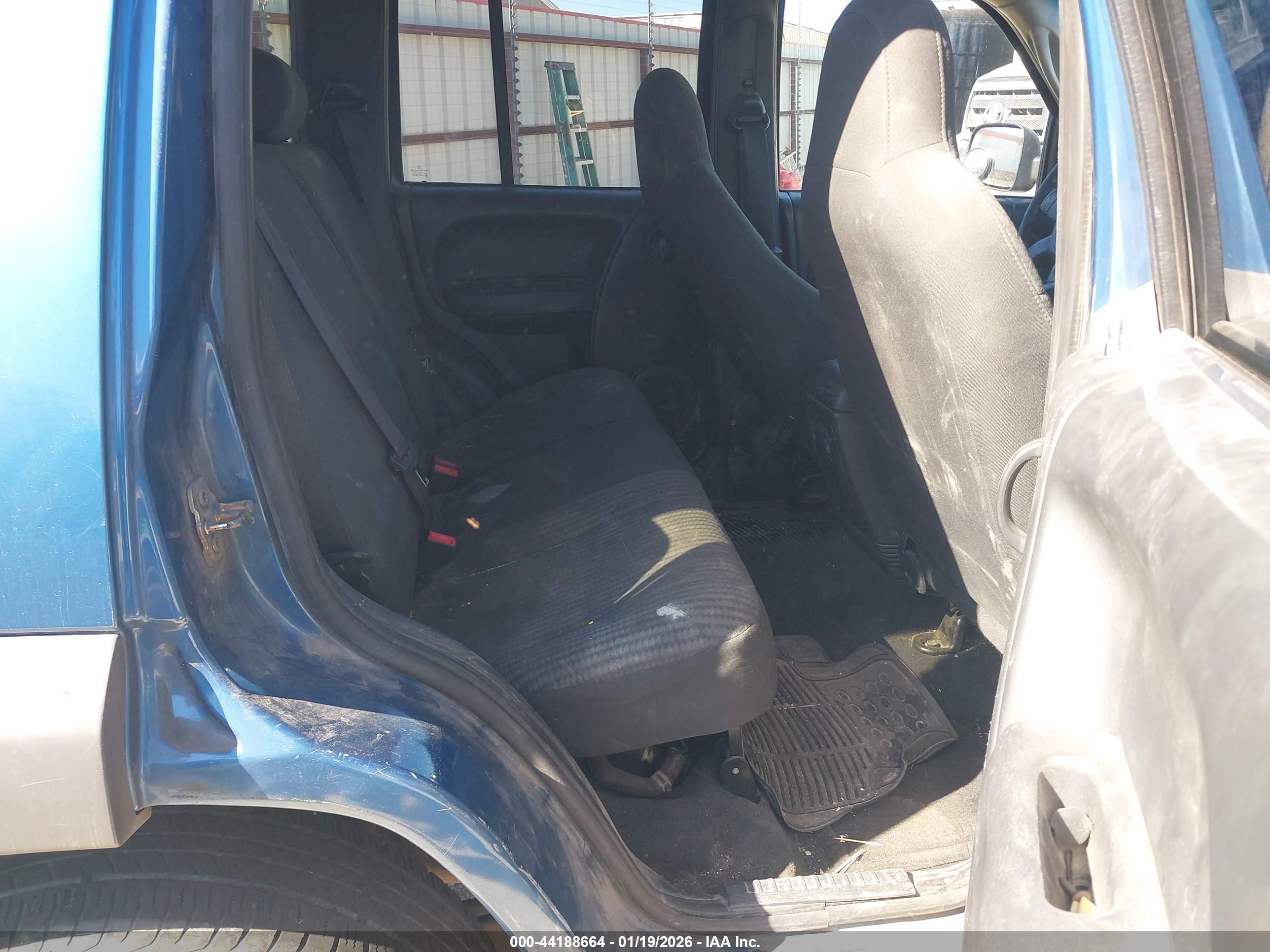 JEEP LIBERTY image 8