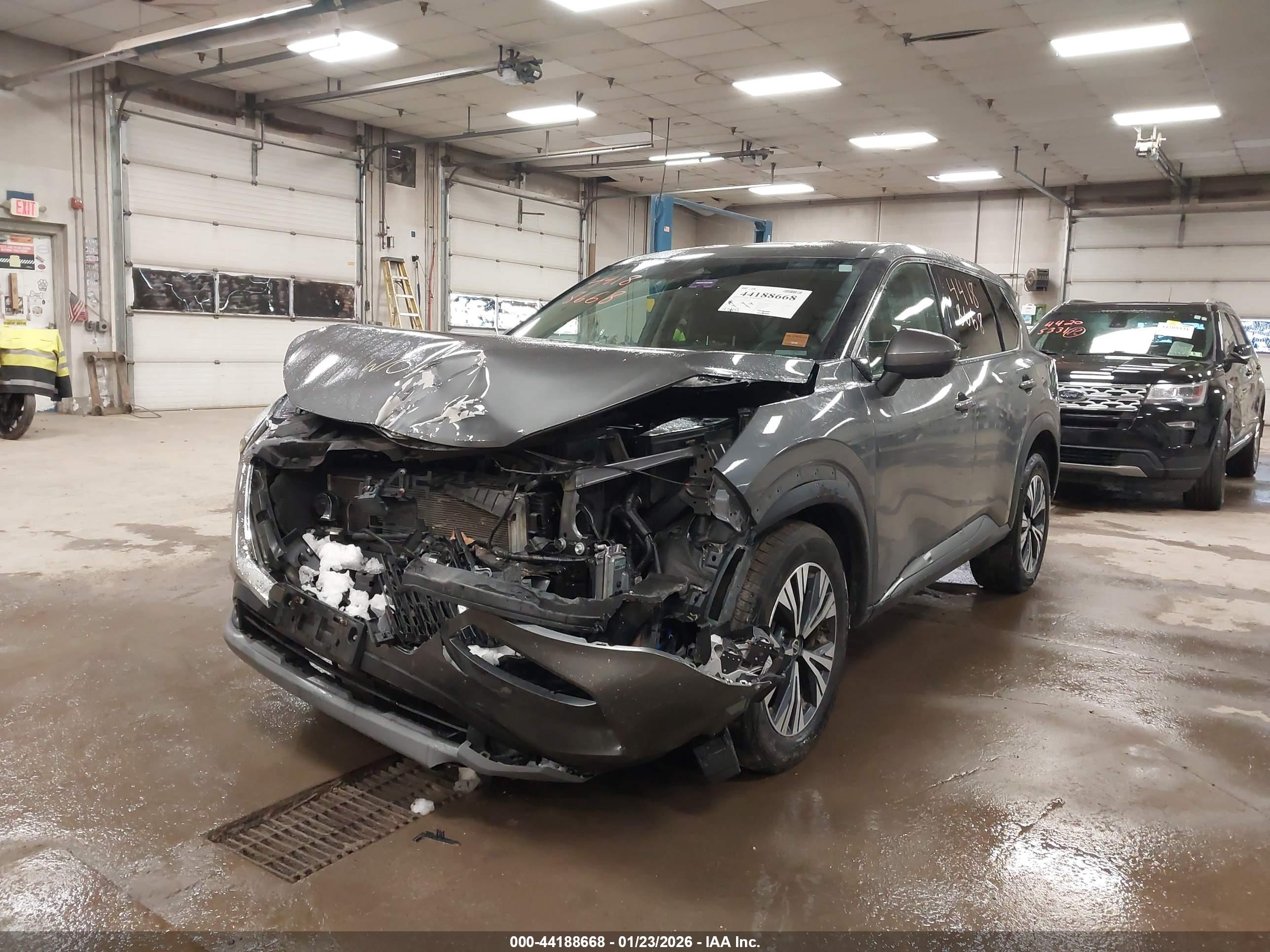 NISSAN ROGUE image 2