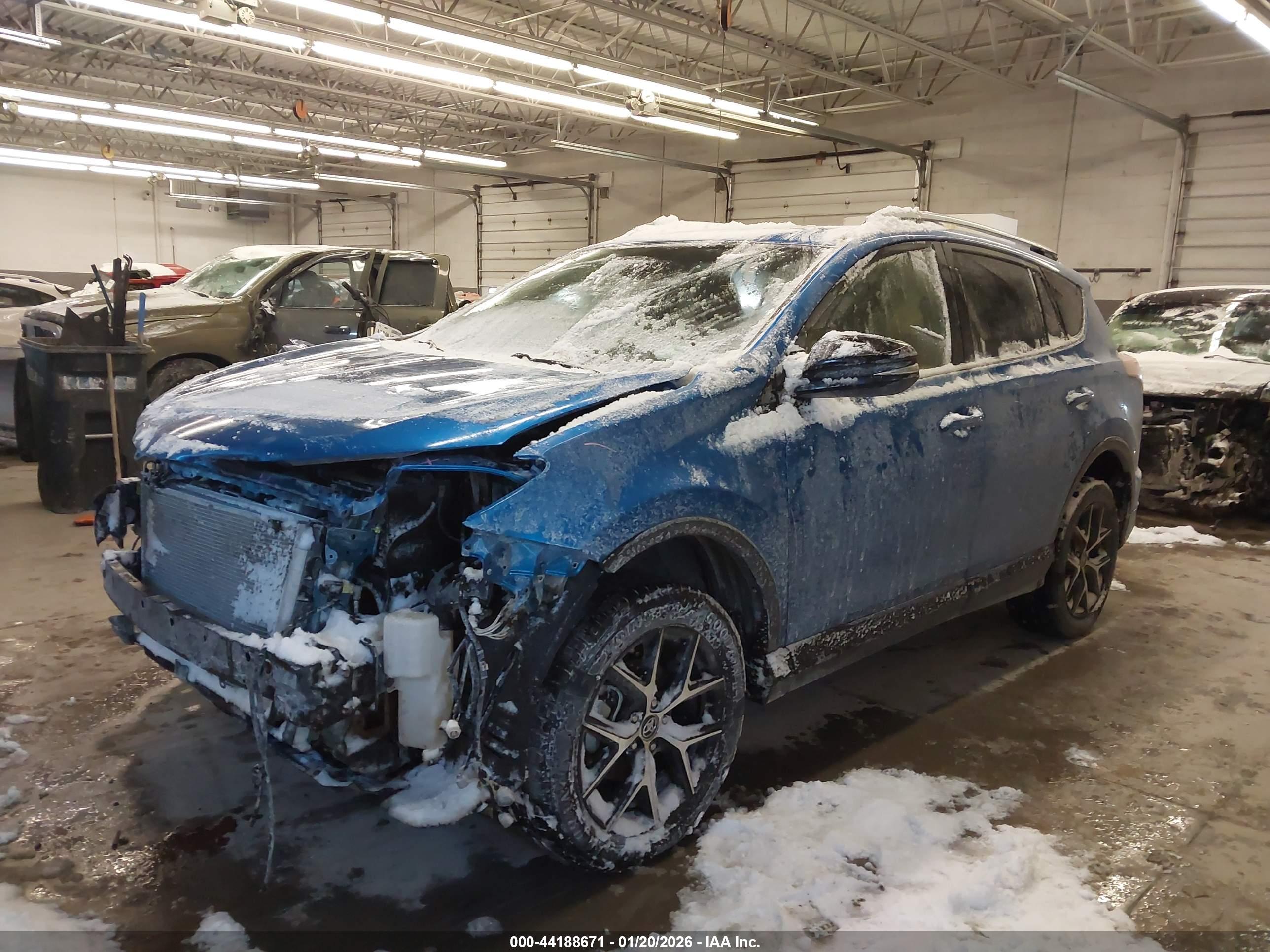 TOYOTA RAV4 image 2