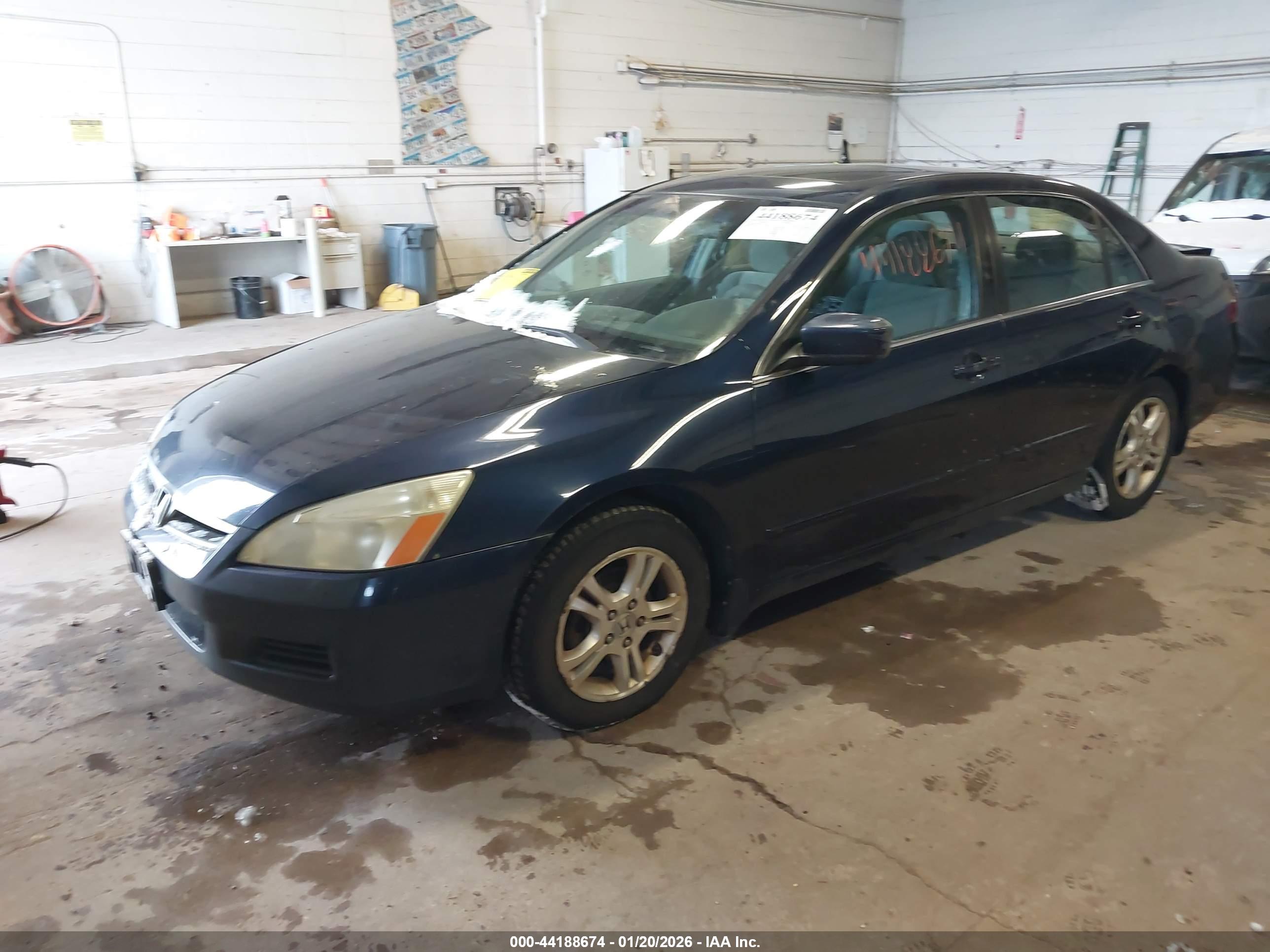 HONDA ACCORD image 2