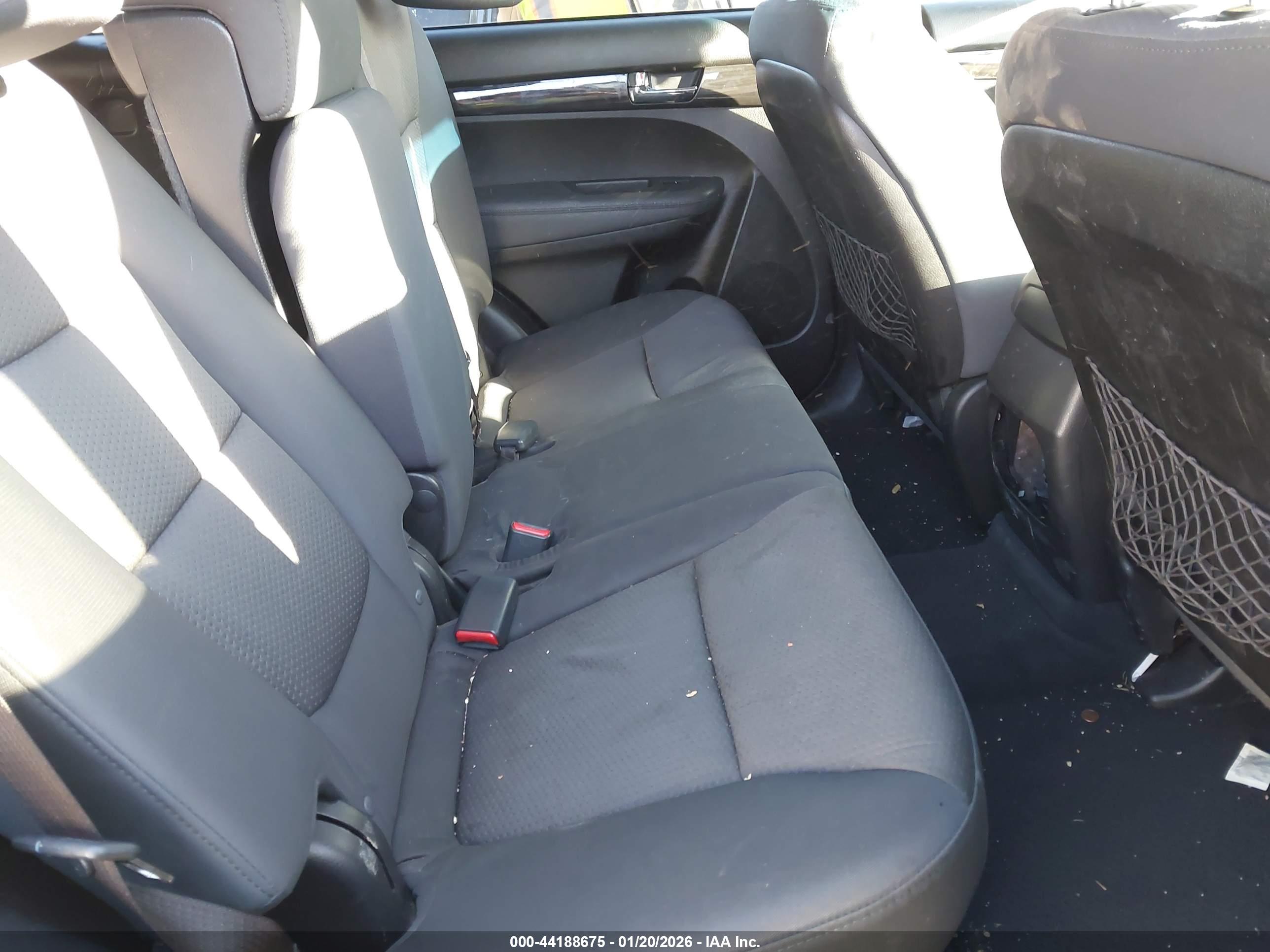 KIA SORENTO image 8