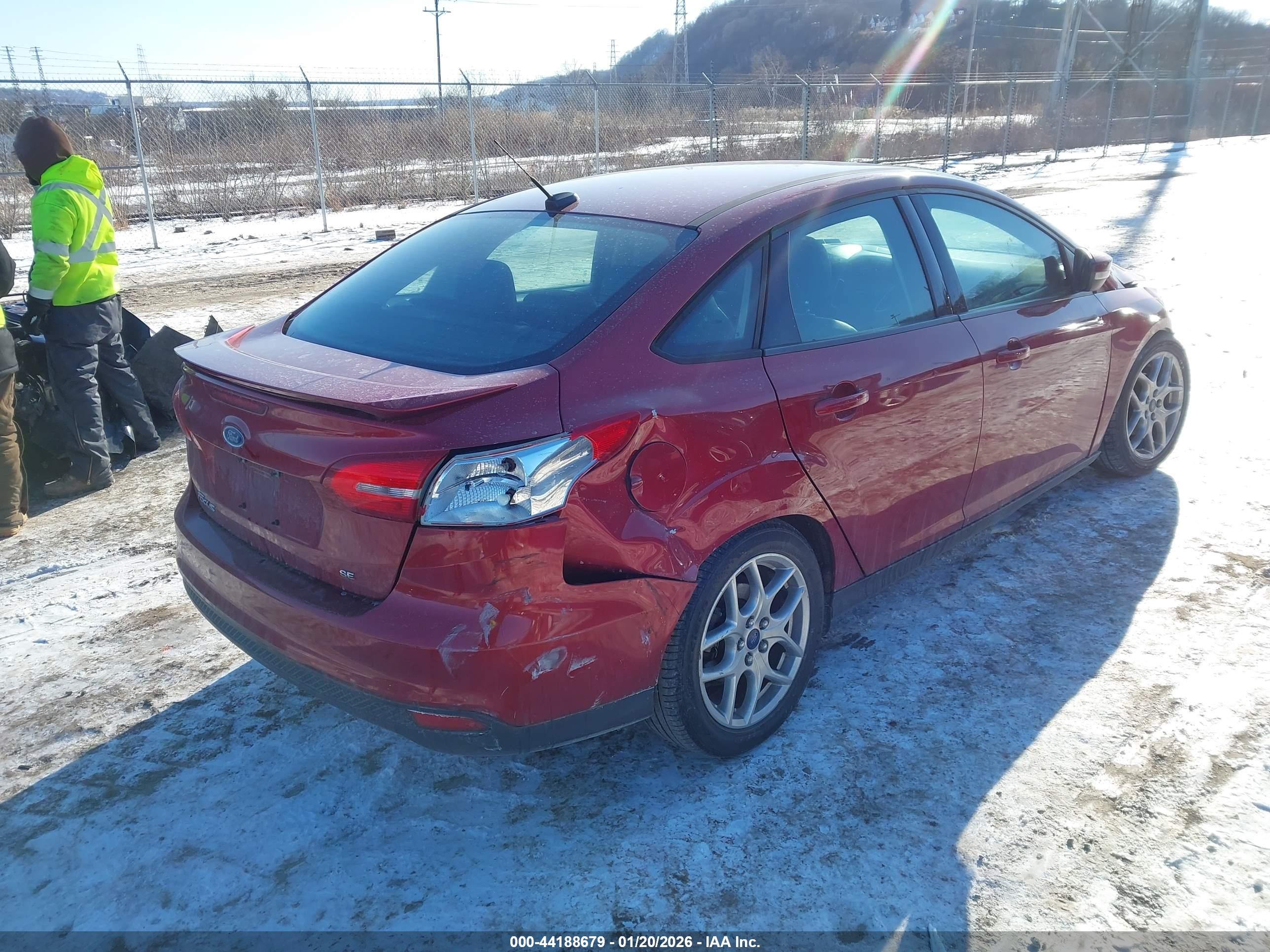 FORD FOCUS image 4