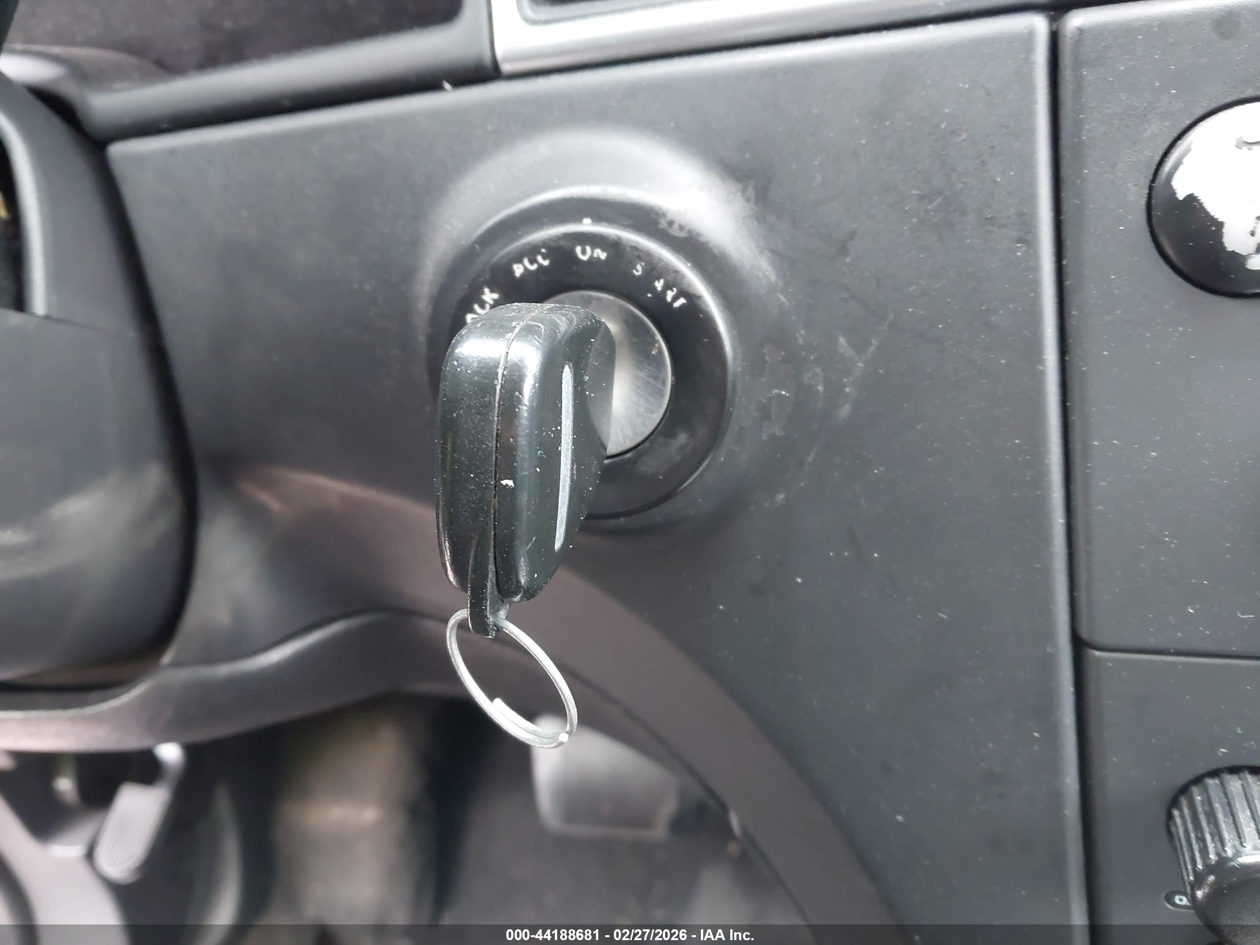 CHRYSLER PACIFICA image 11