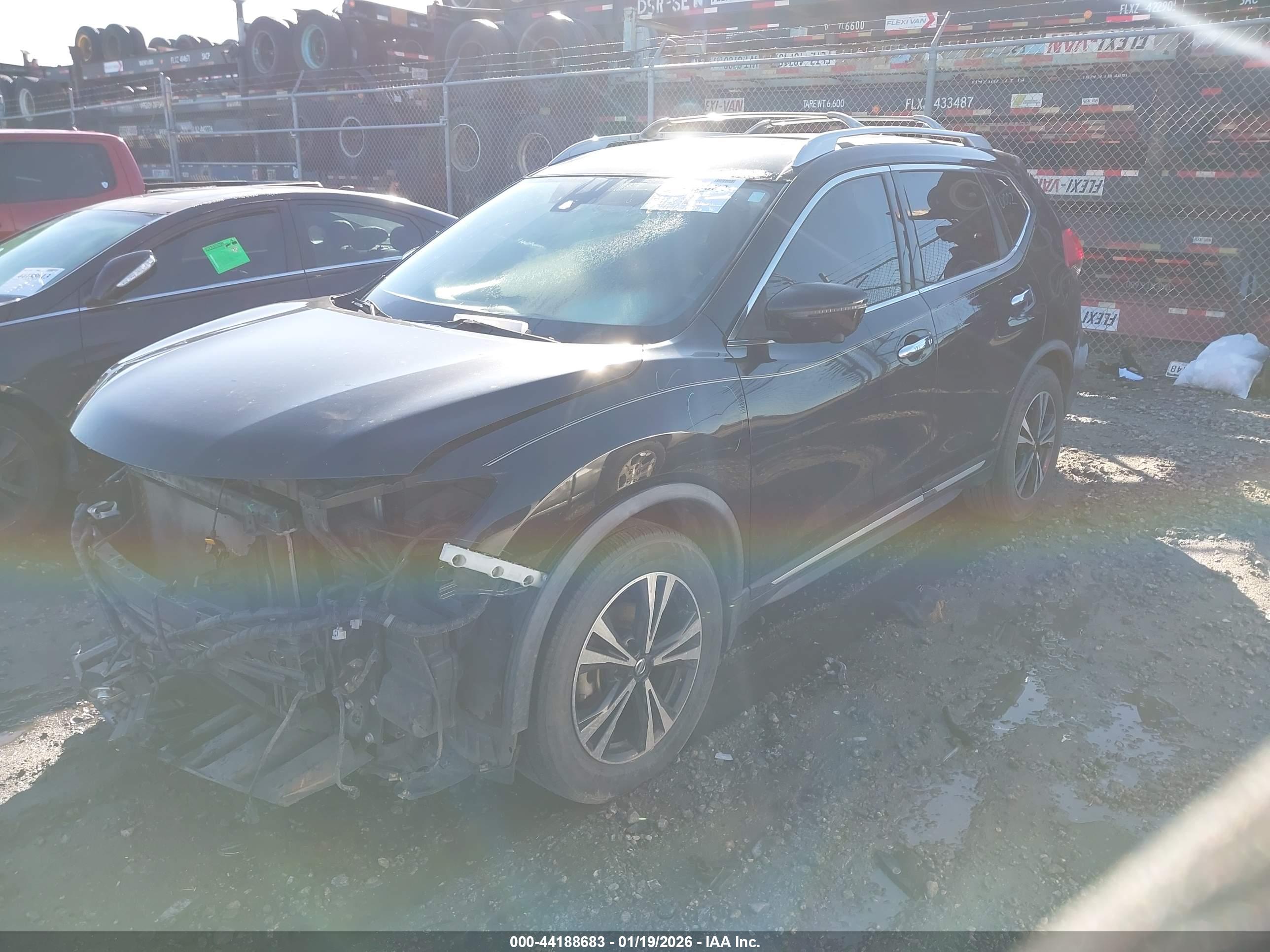 NISSAN ROGUE image 2