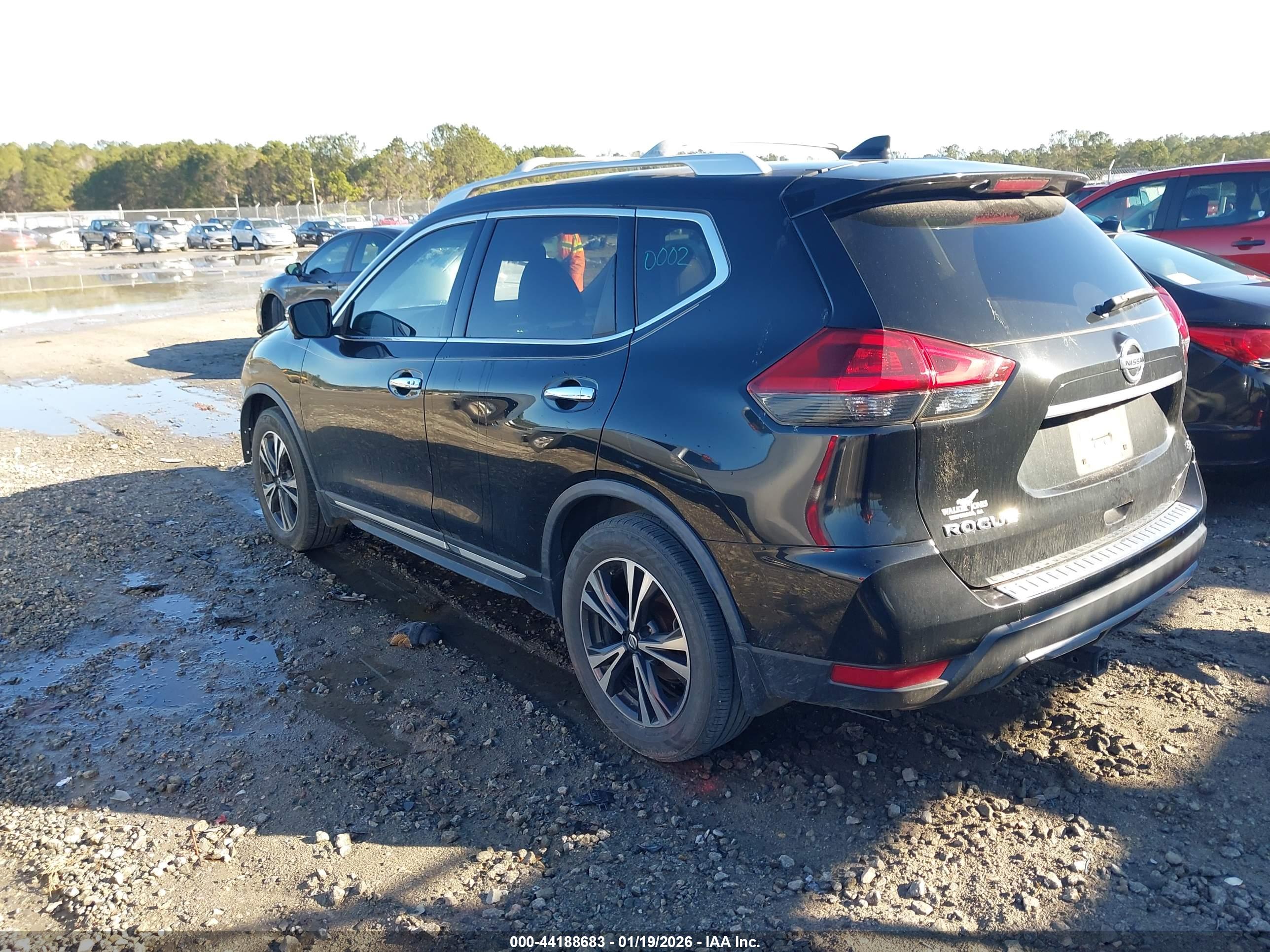 NISSAN ROGUE image 3