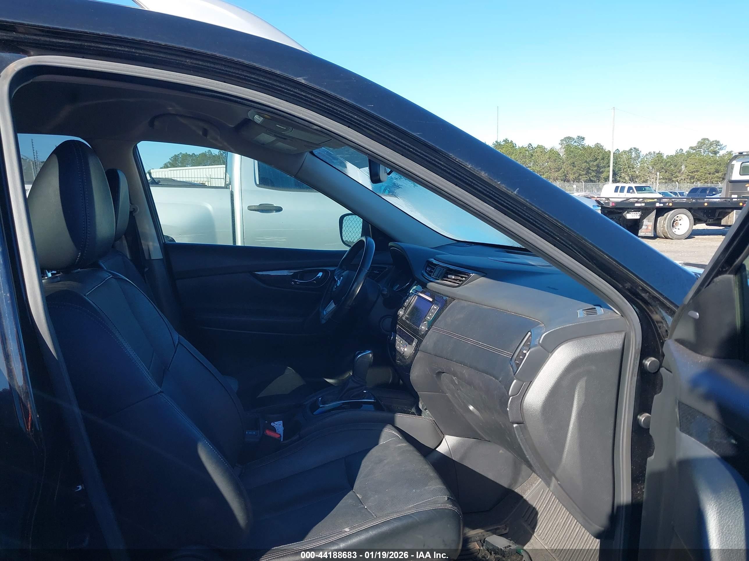 NISSAN ROGUE image 5
