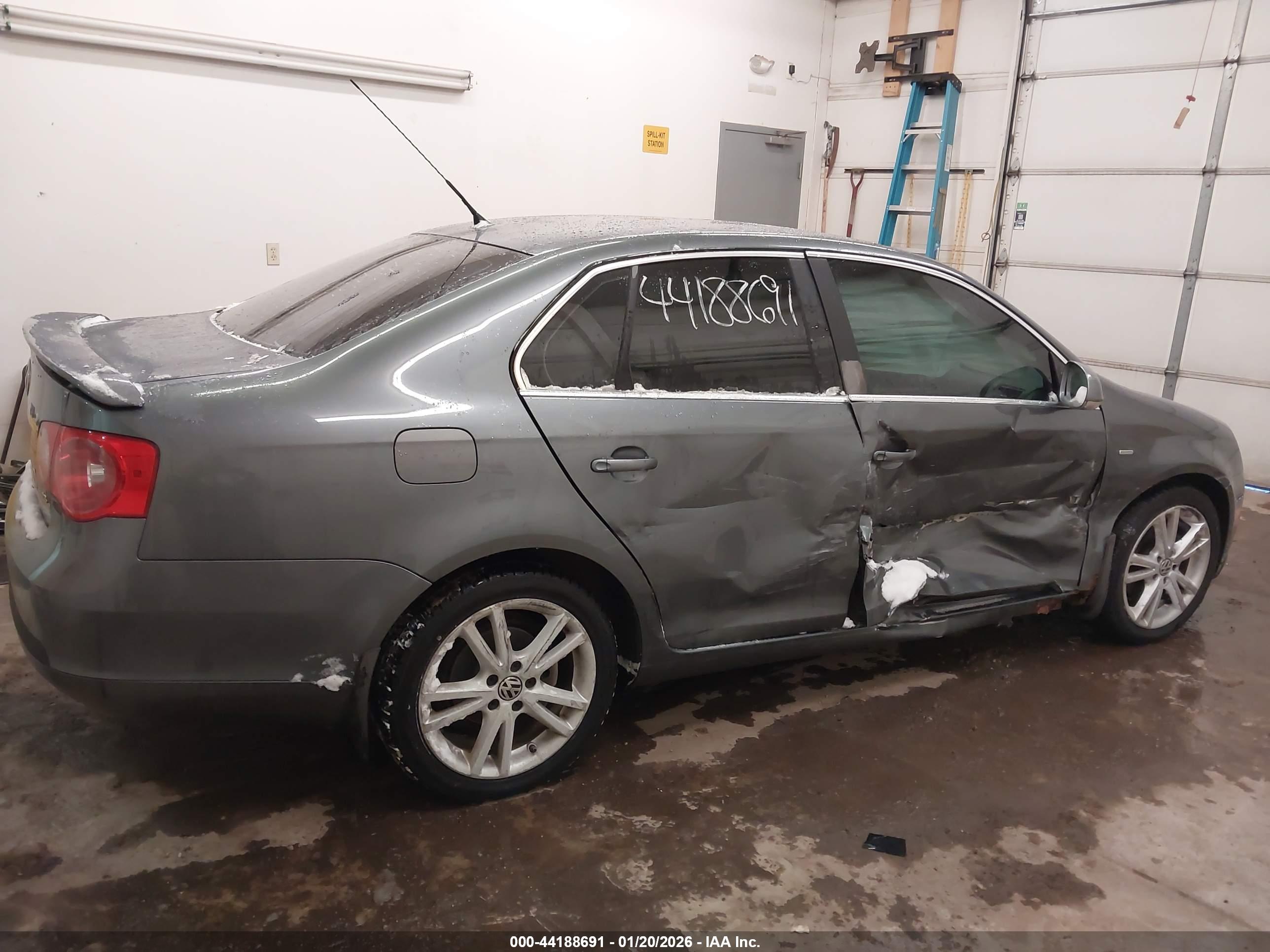 VOLKSWAGEN JETTA image 6