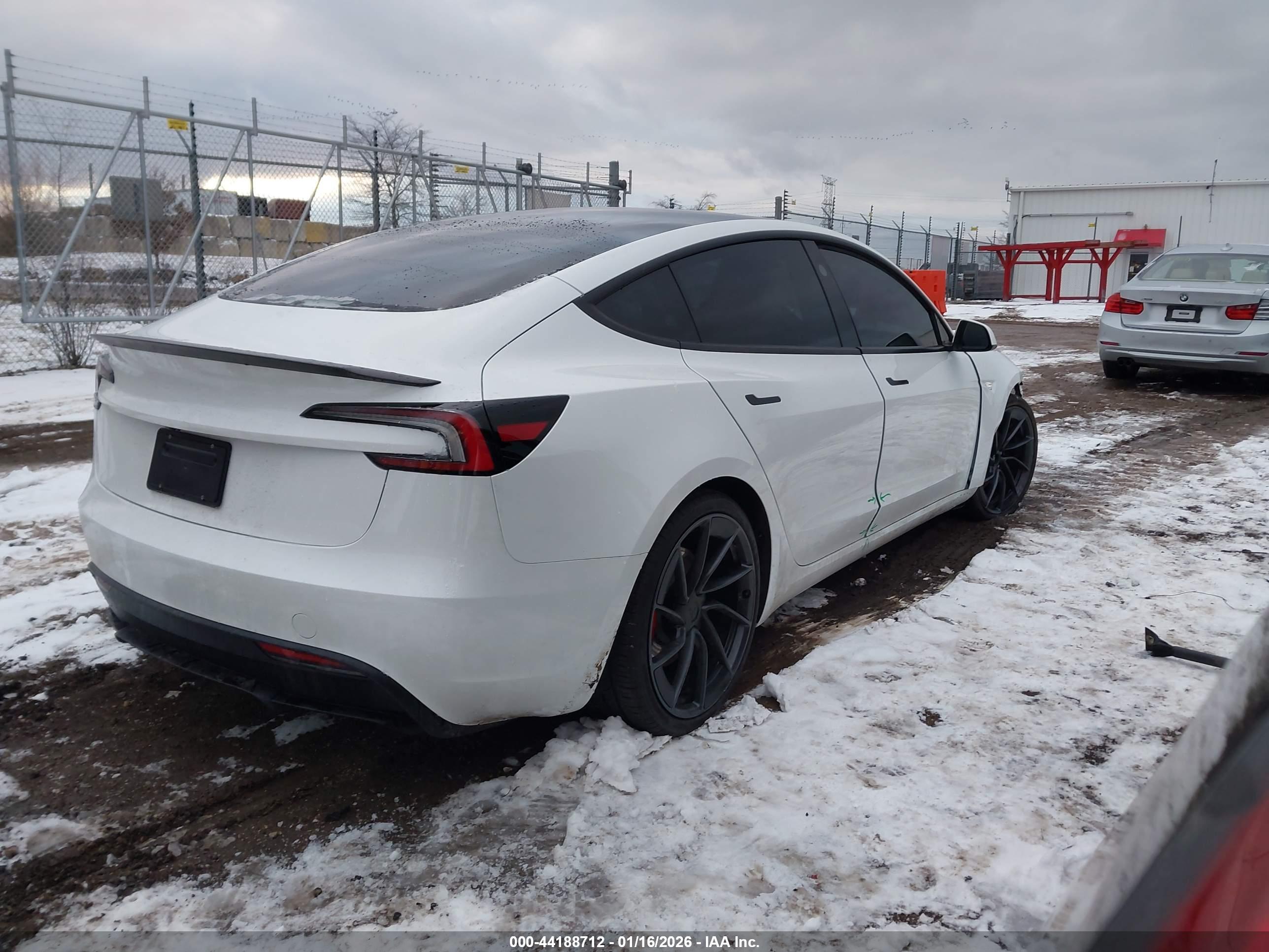TESLA MODEL image 4