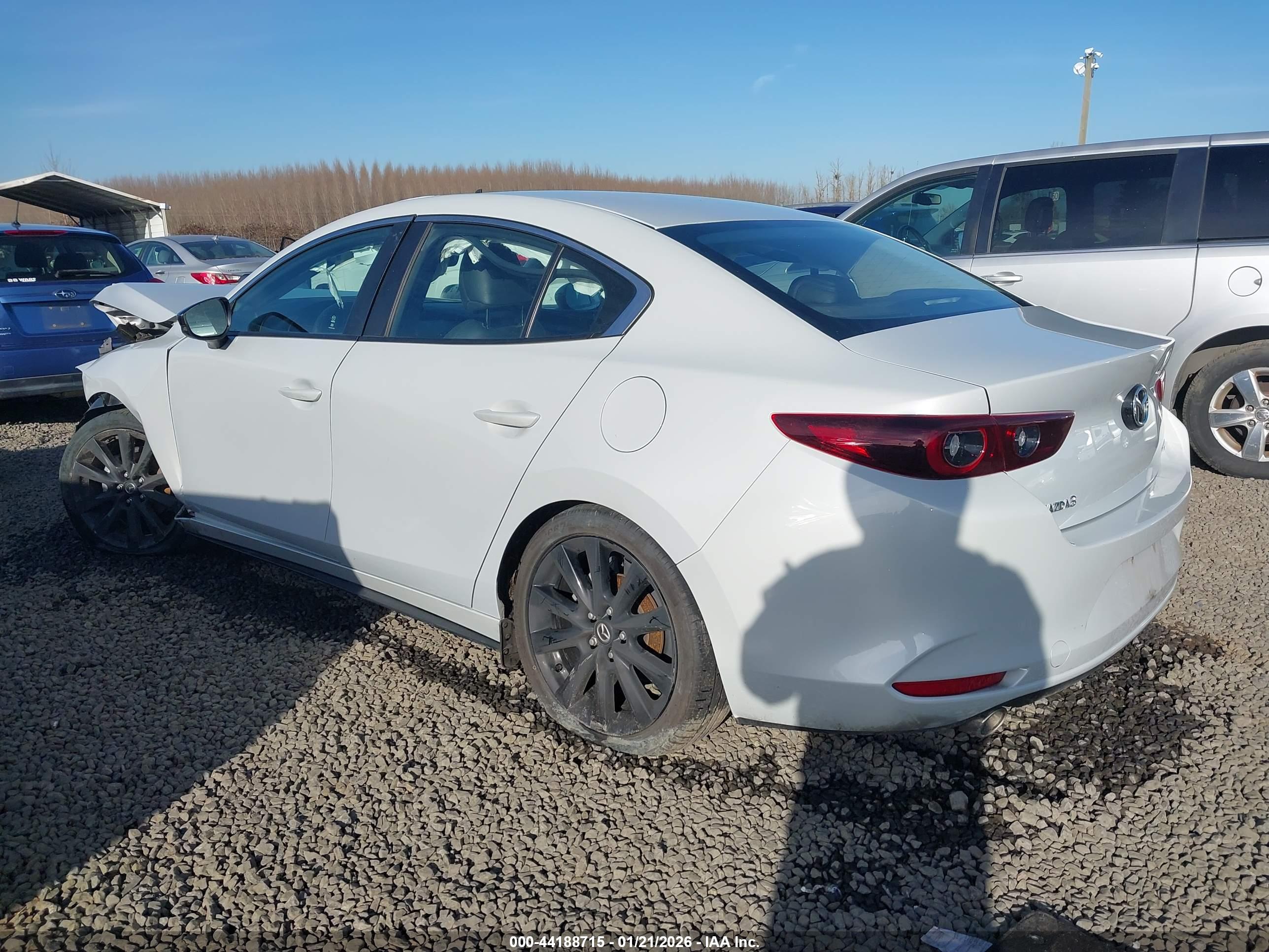 MAZDA MAZDA3 image 3