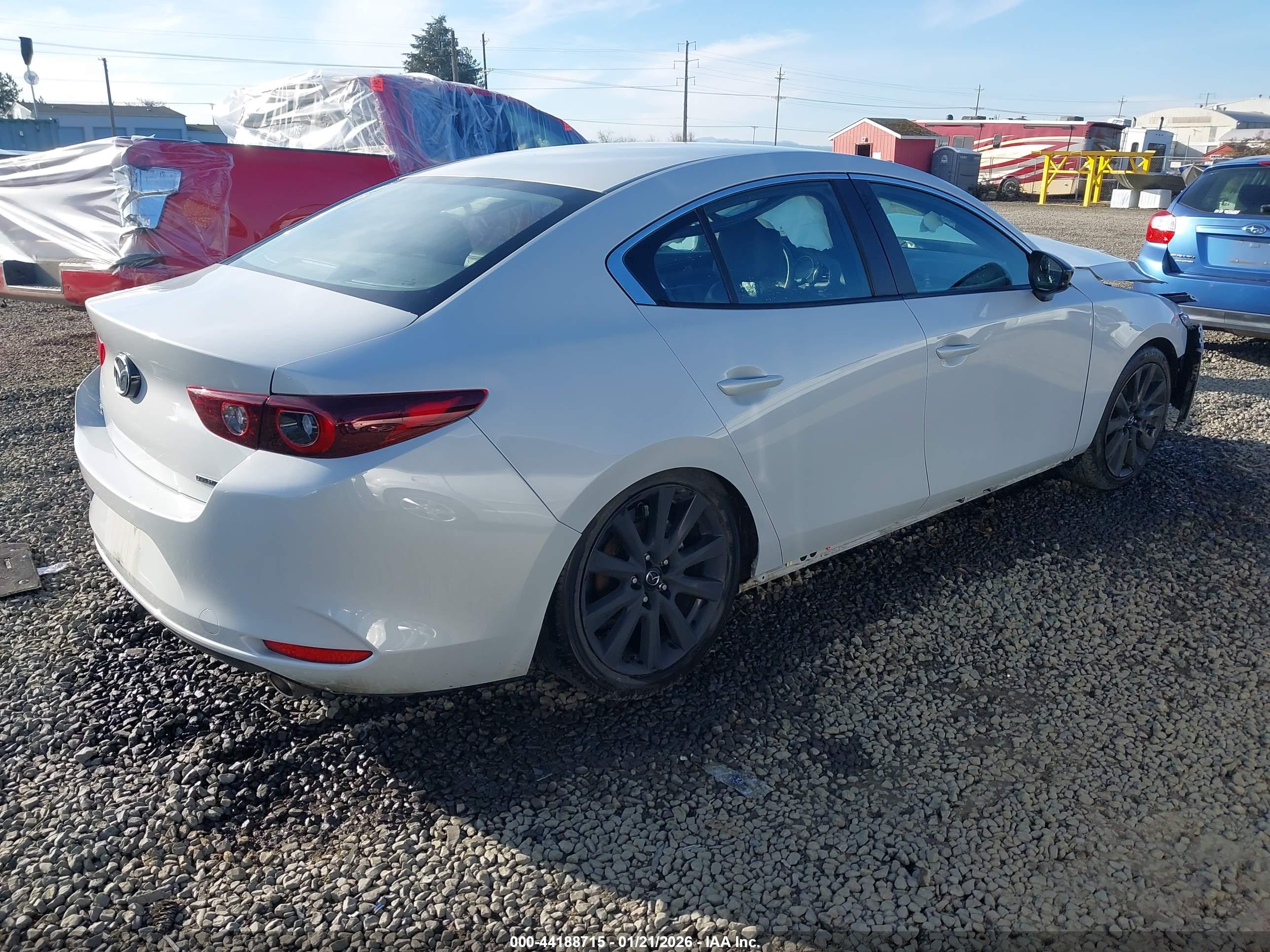 MAZDA MAZDA3 image 4
