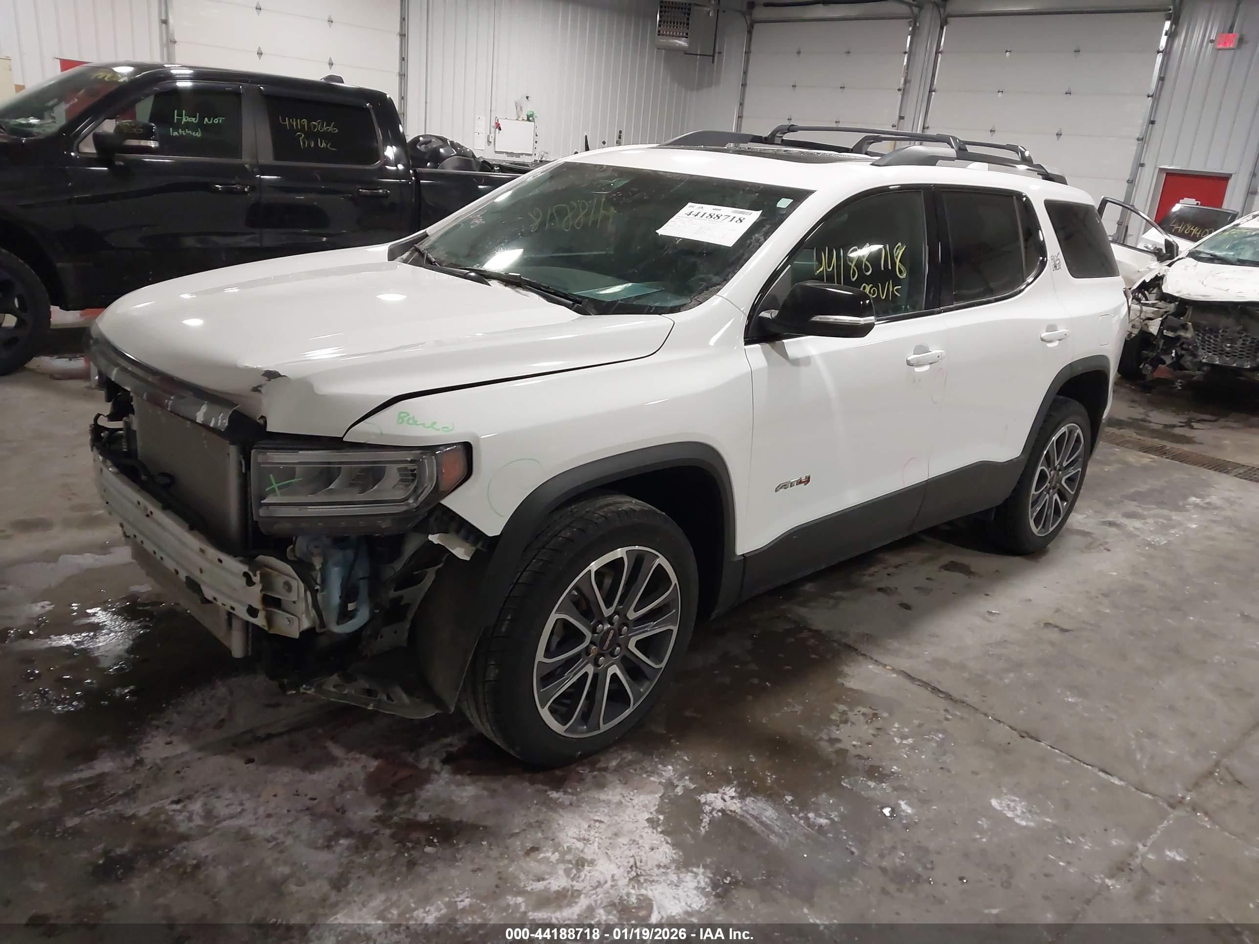 GMC ACADIA image 2