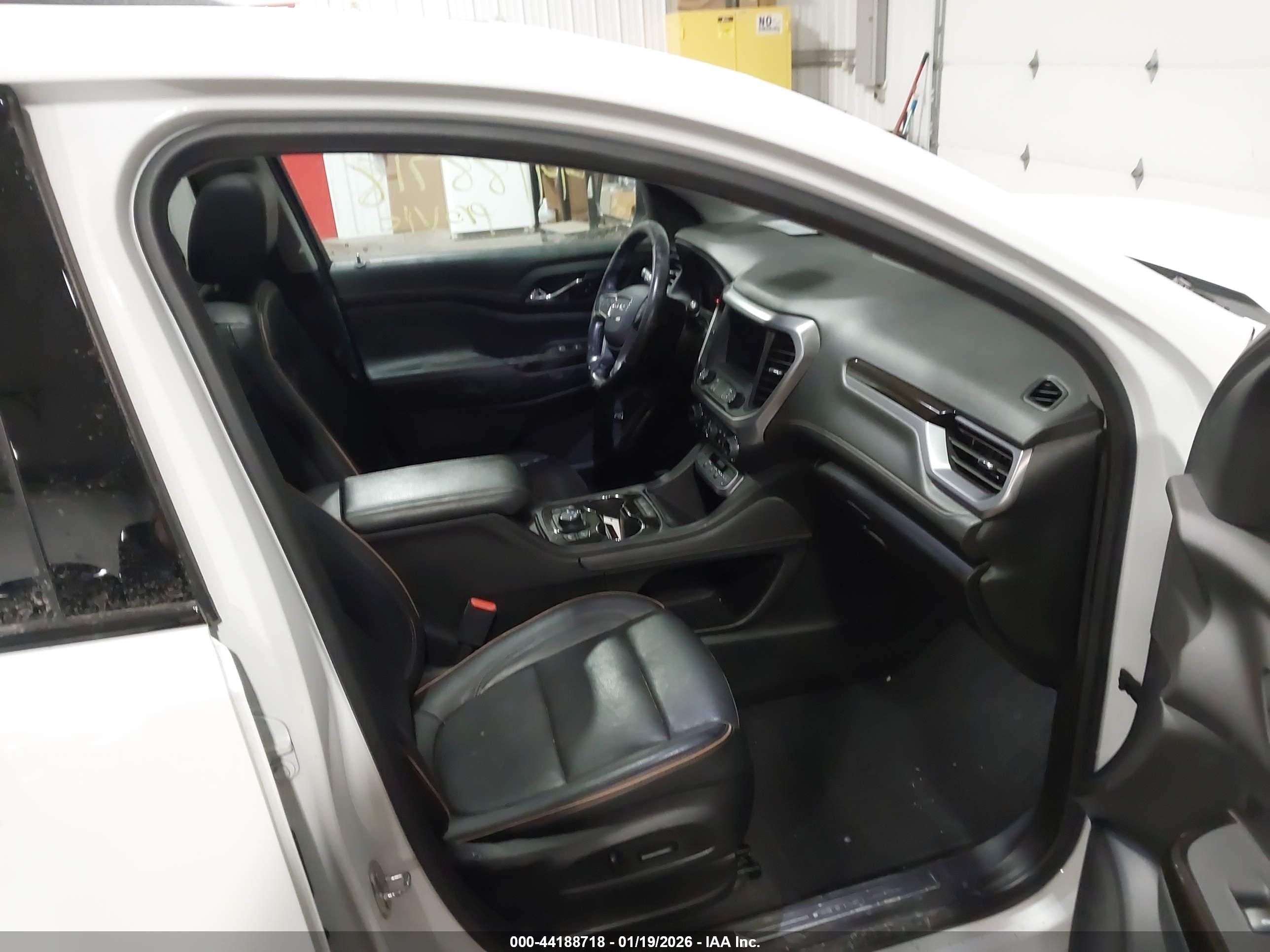 GMC ACADIA image 5