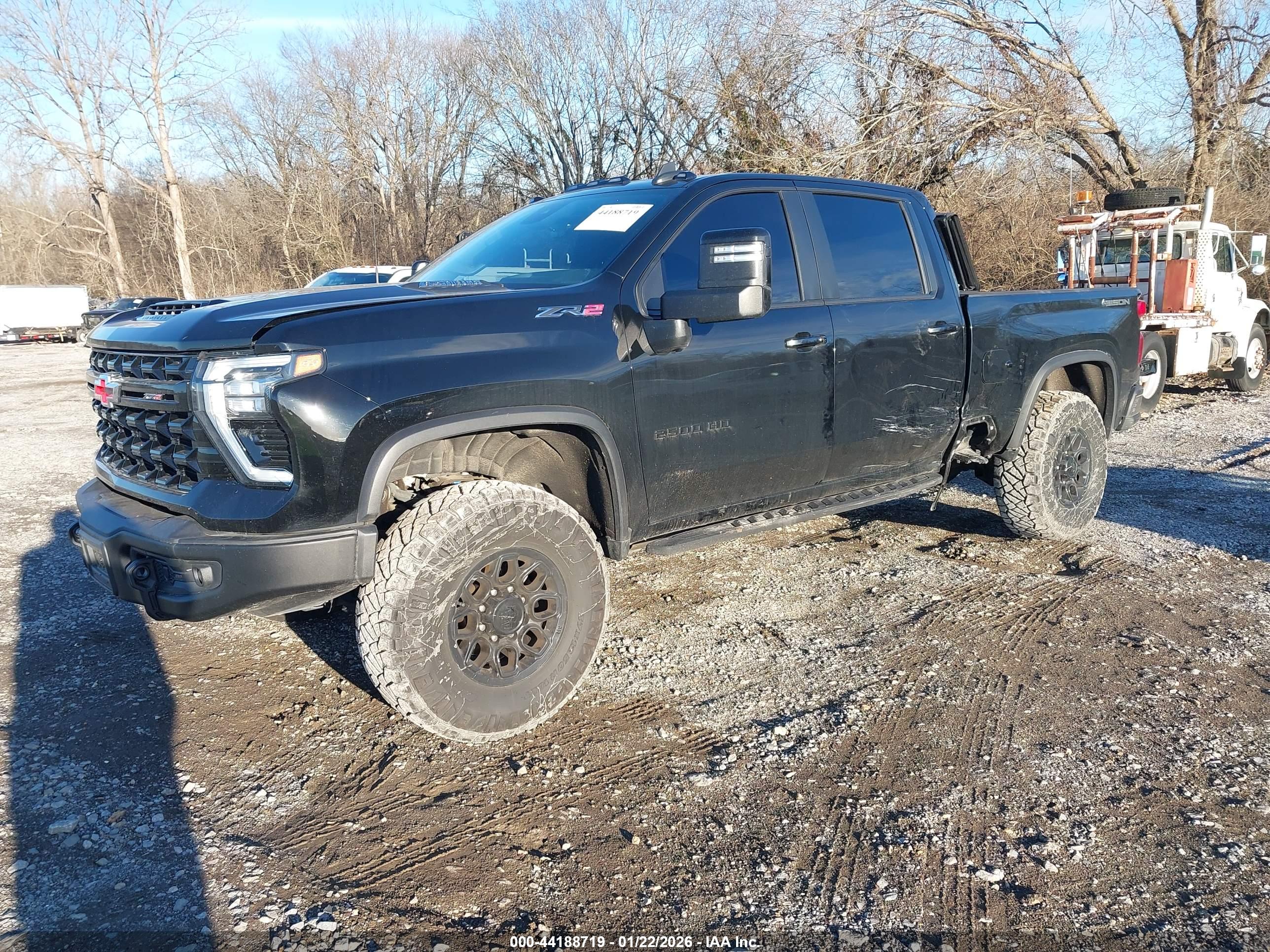 CHEVROLET SILVERADO image 2