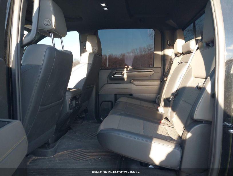 CHEVROLET SILVERADO image 5