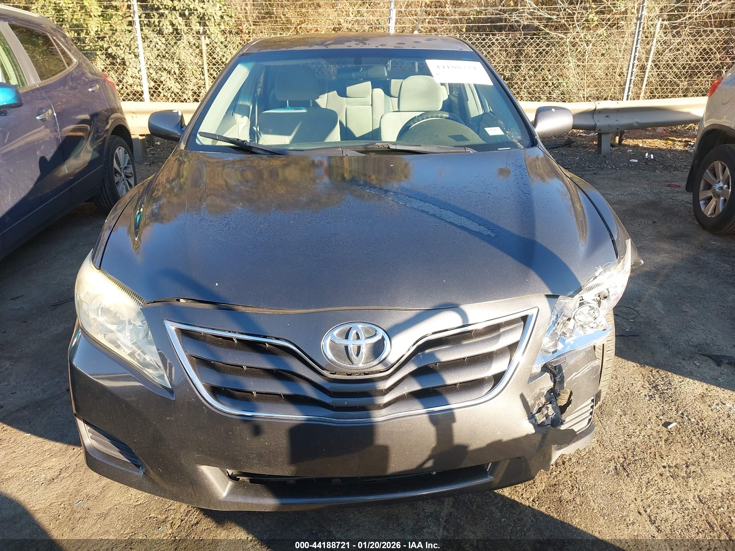 TOYOTA CAMRY image 6