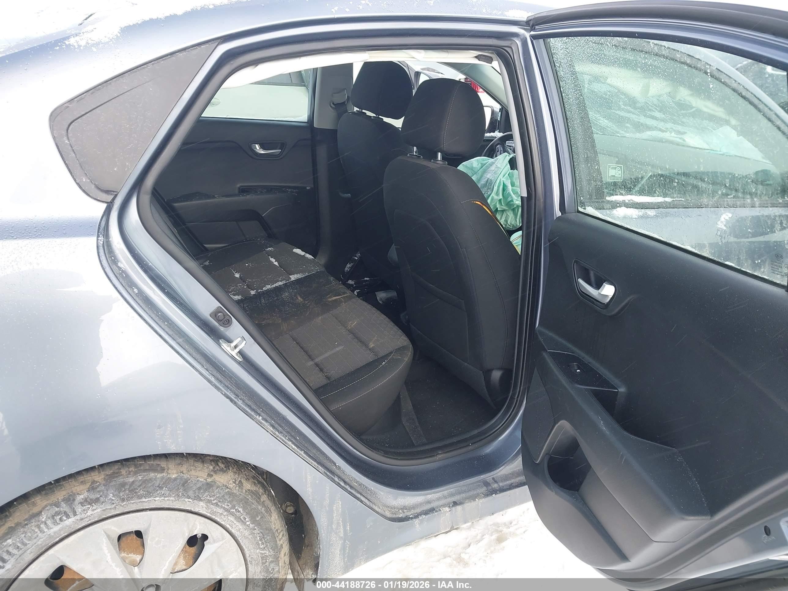 KIA RIO image 8