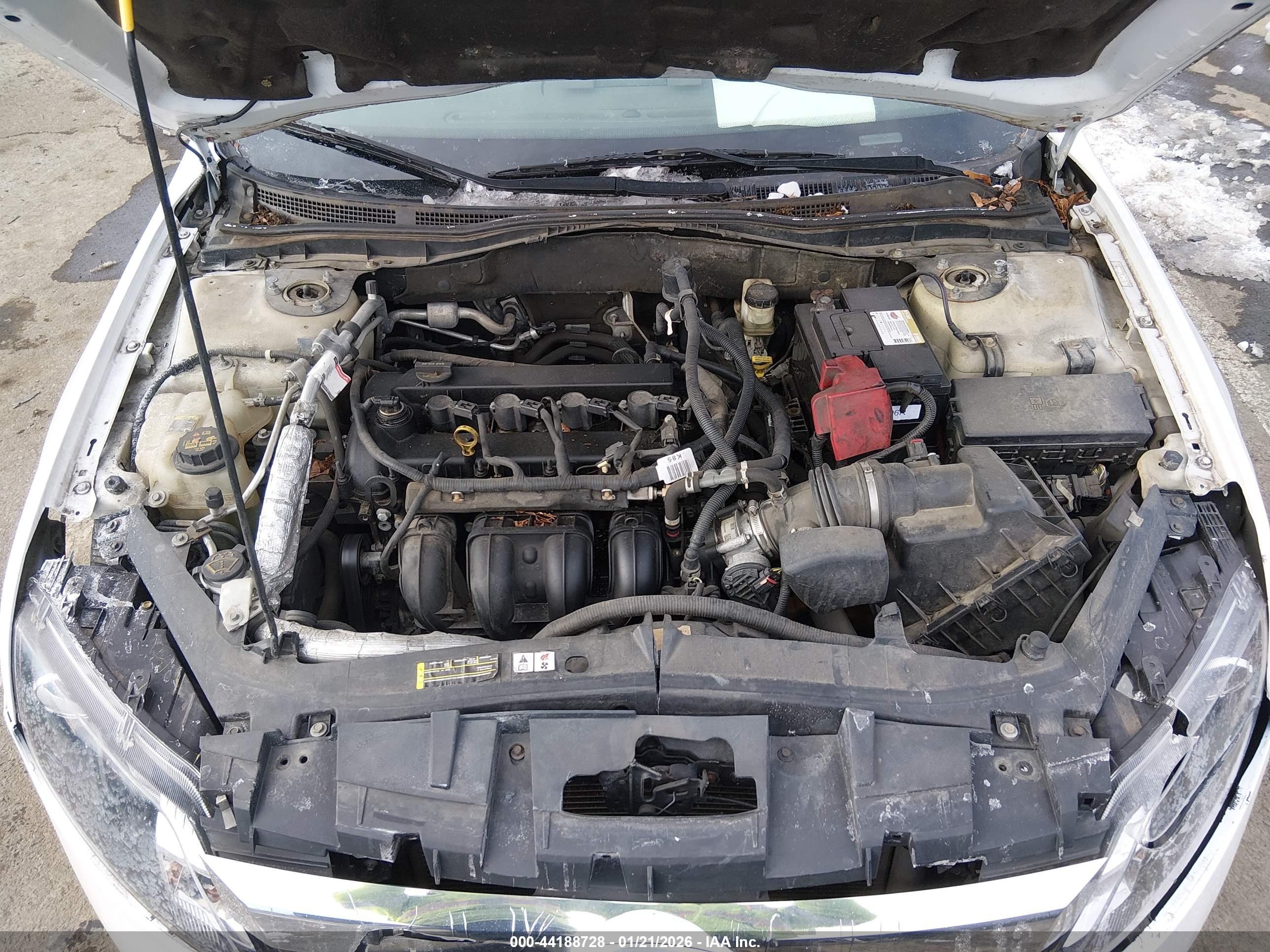 FORD FUSION image 10