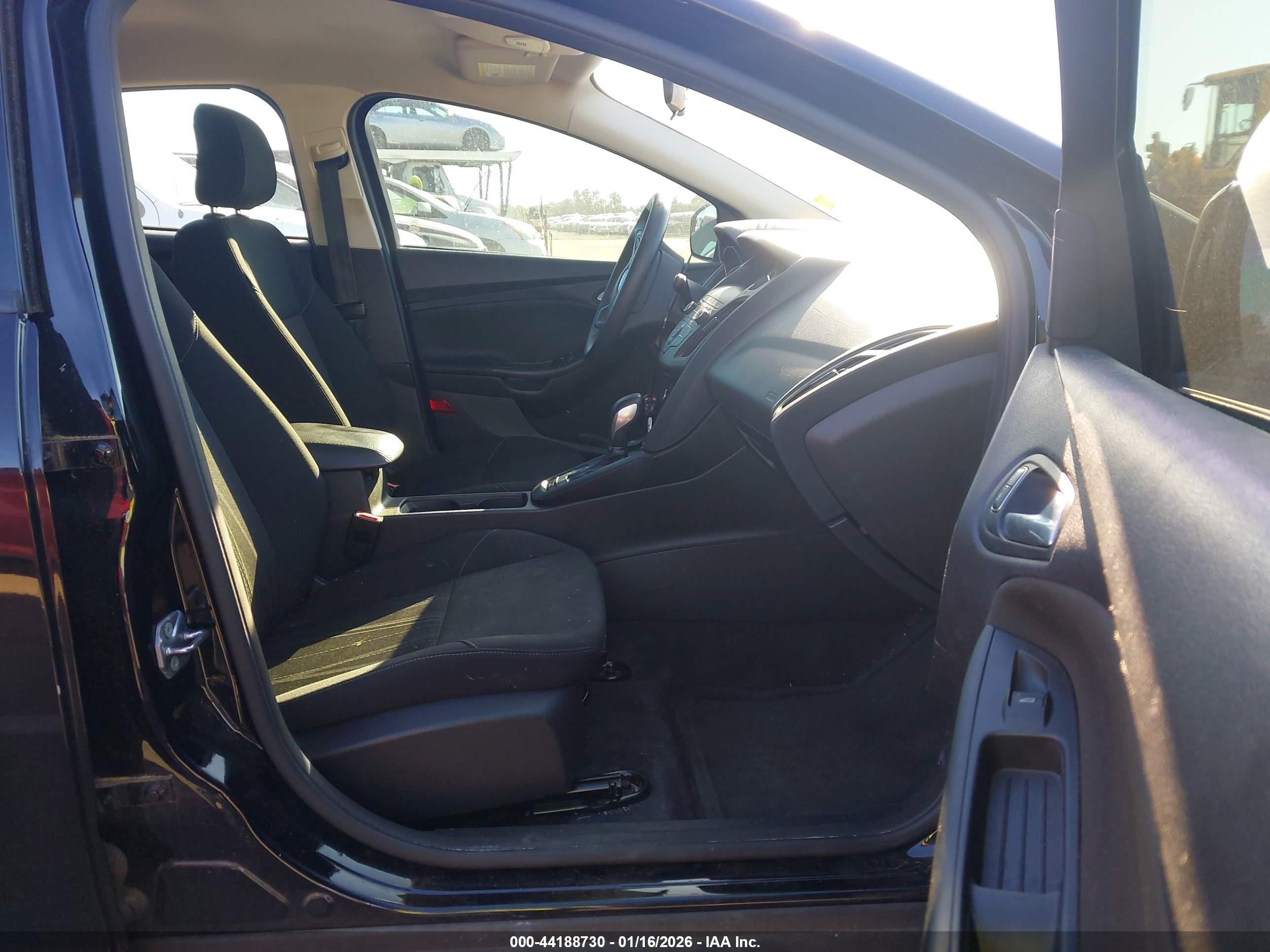 FORD FOCUS image 5
