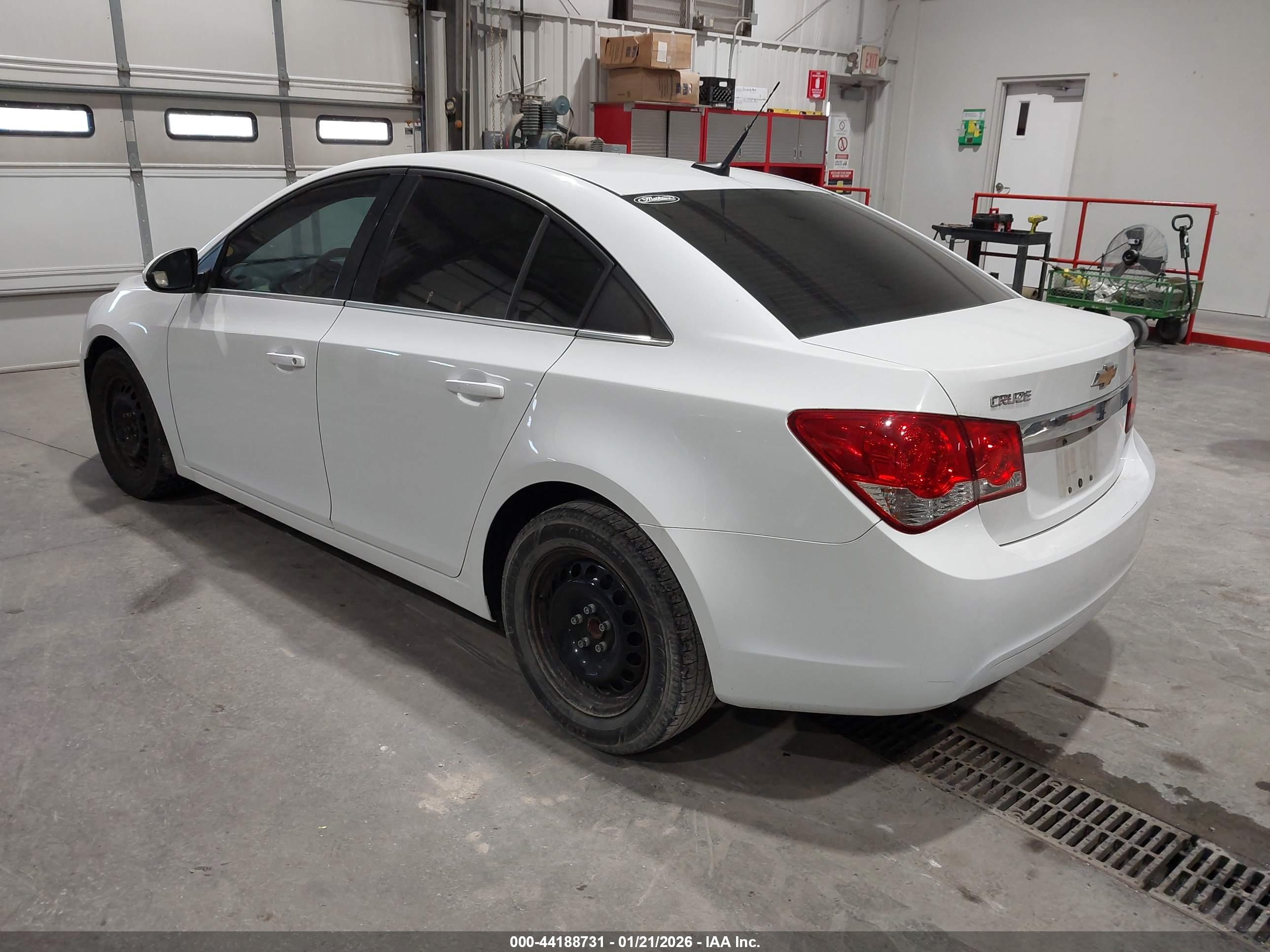CHEVROLET CRUZE image 3