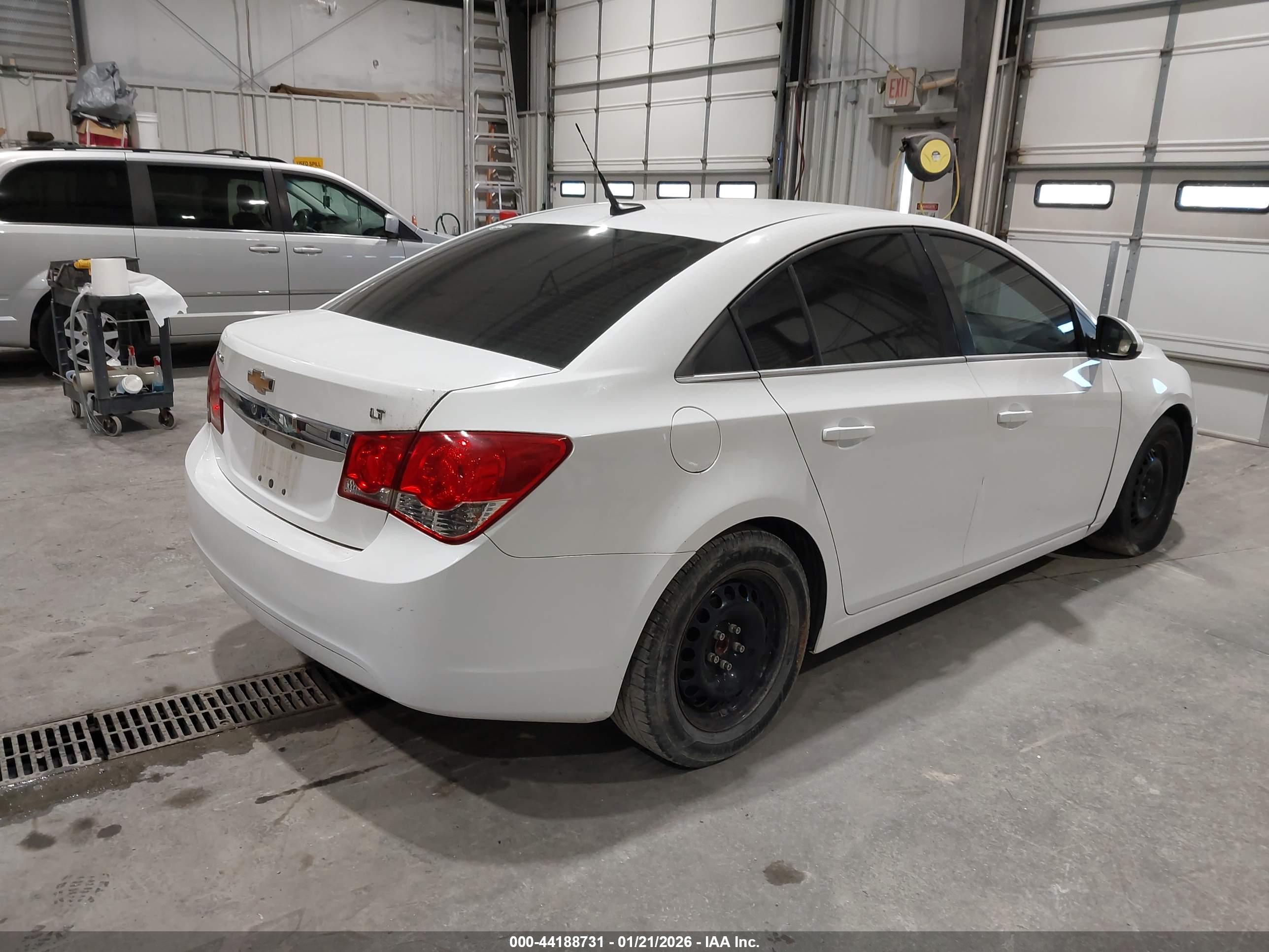 CHEVROLET CRUZE image 4
